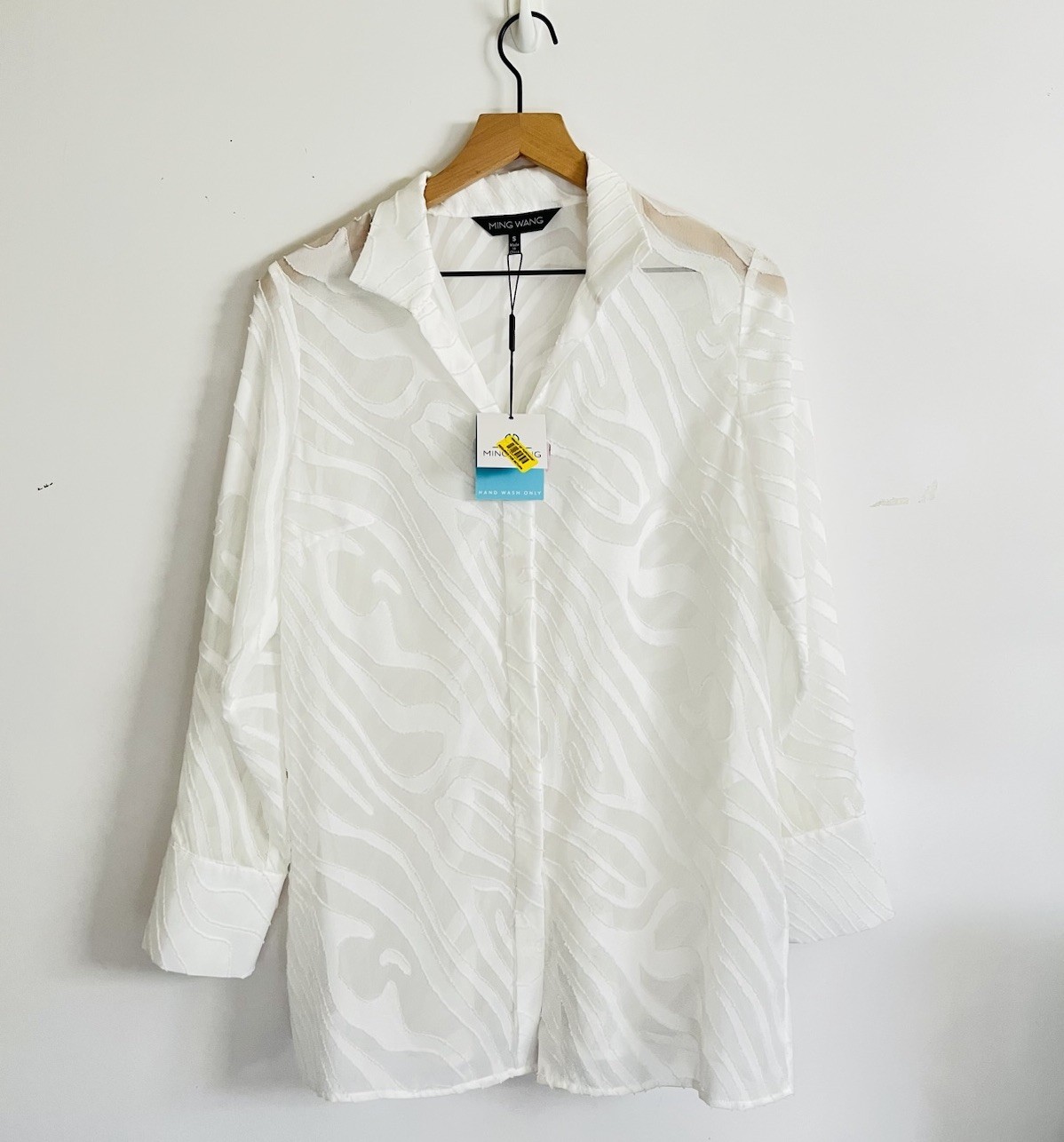 New Ming Wang Women’s White Zebra Button Front Shirt Textured Office Business
