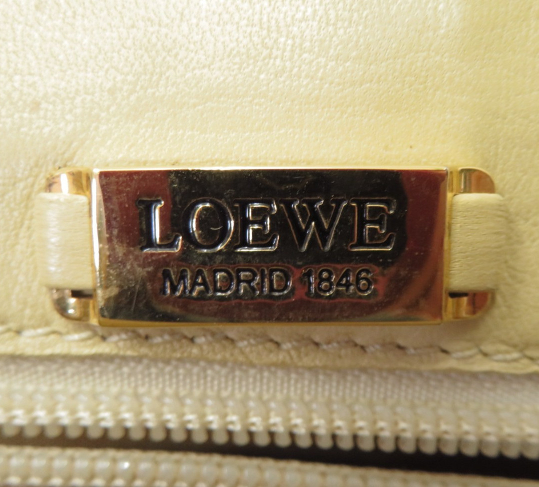 Authentic LOEWE Anagram Lambskin Nappa Leather Shoulder Bag S#53837