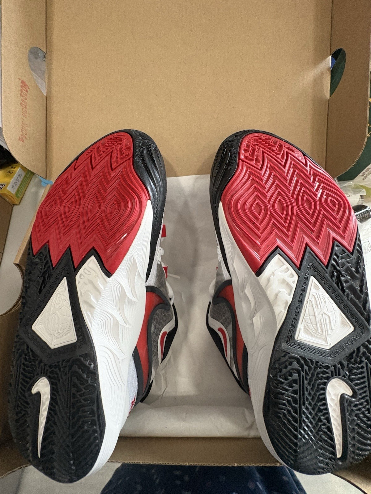 Nike Kyrie 8 Kyrie Irving White/Gray/Red/Black Low Top Sneakers BNWT AT-6/32