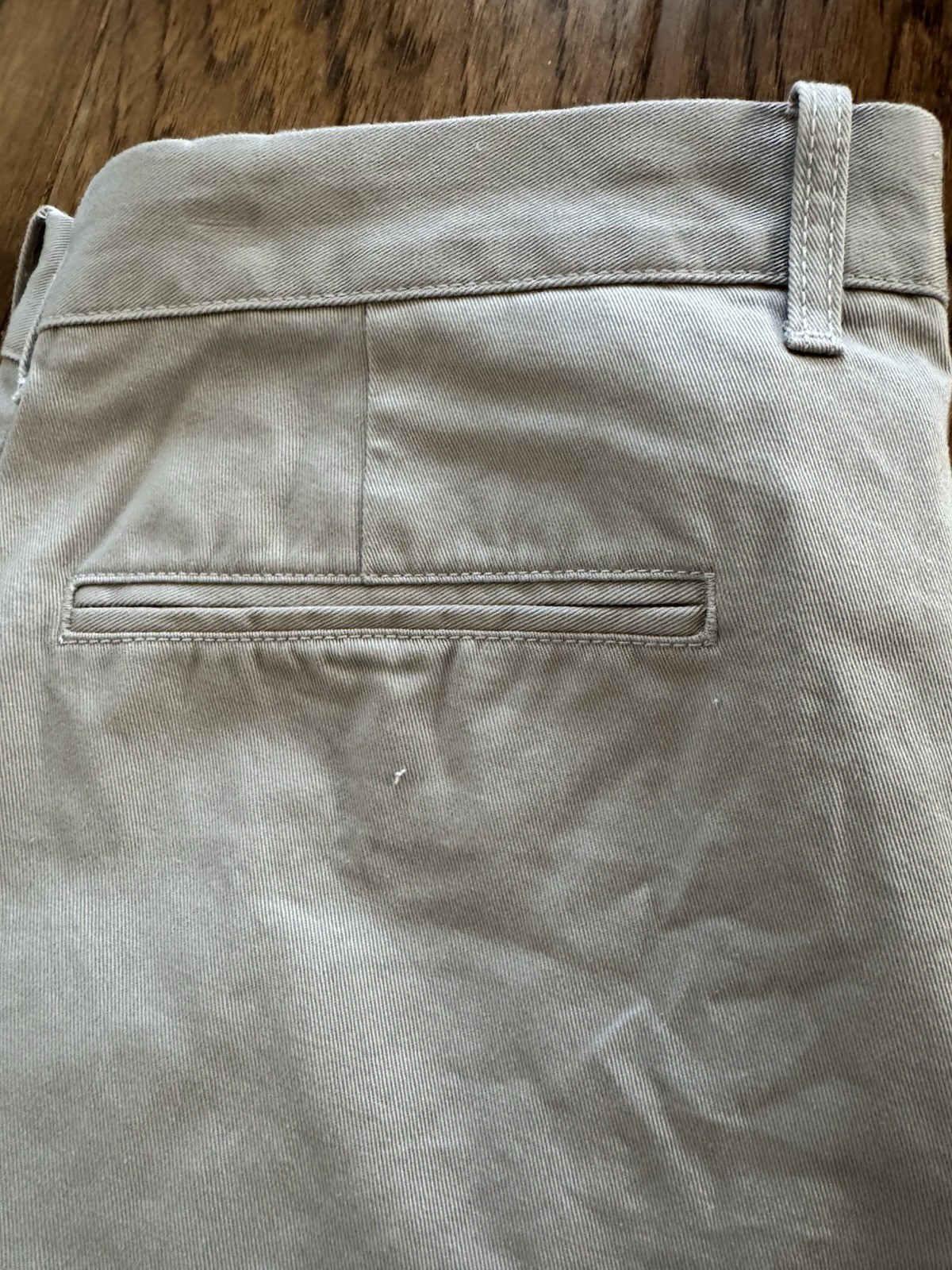 J Crew Bowery Men’s 33×30 Beige / Off White Chino Casual Pants NEW