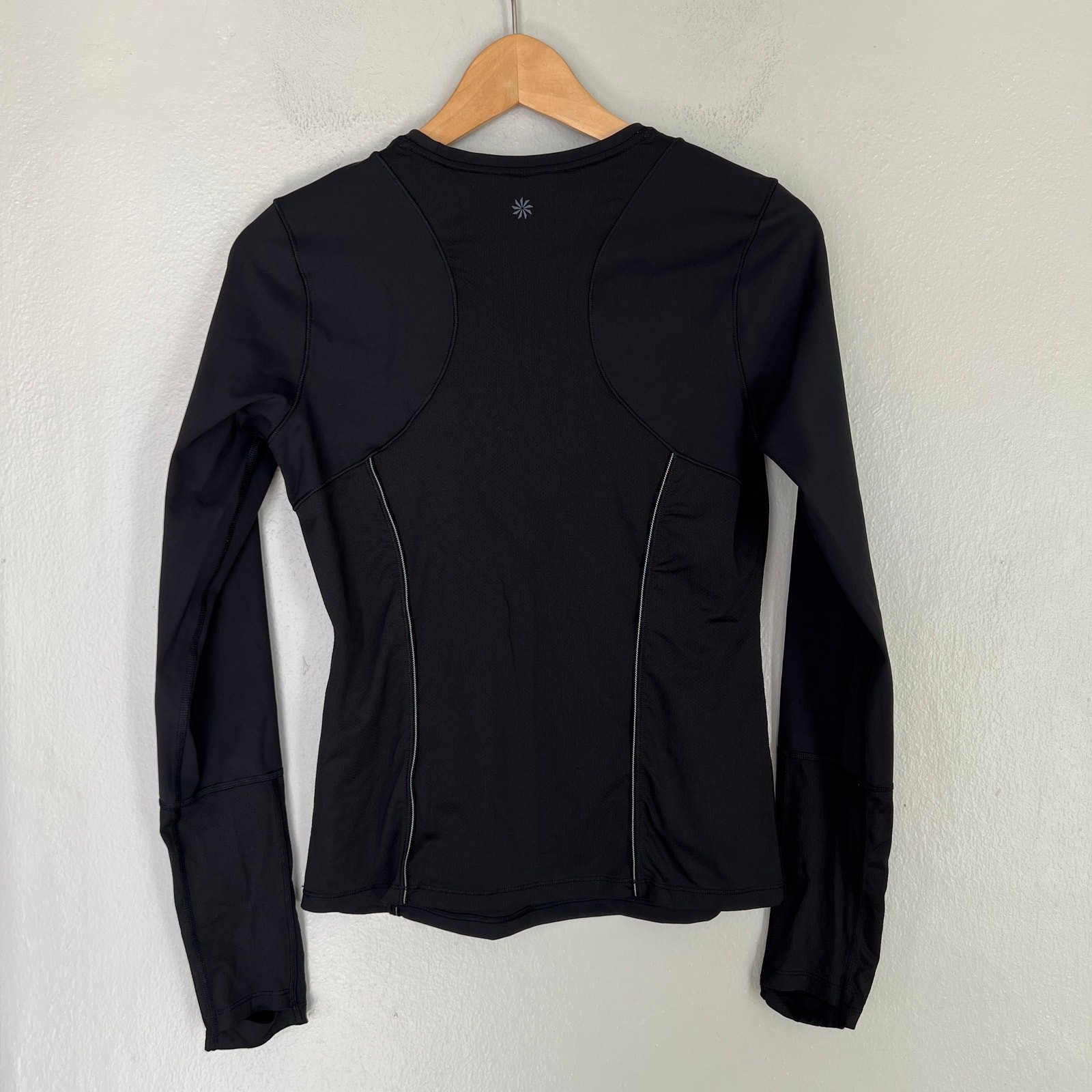 Athleta Black Eclipse Long Sleeve Shirt Top Thumbholes Women’s Sz XS Active Gym