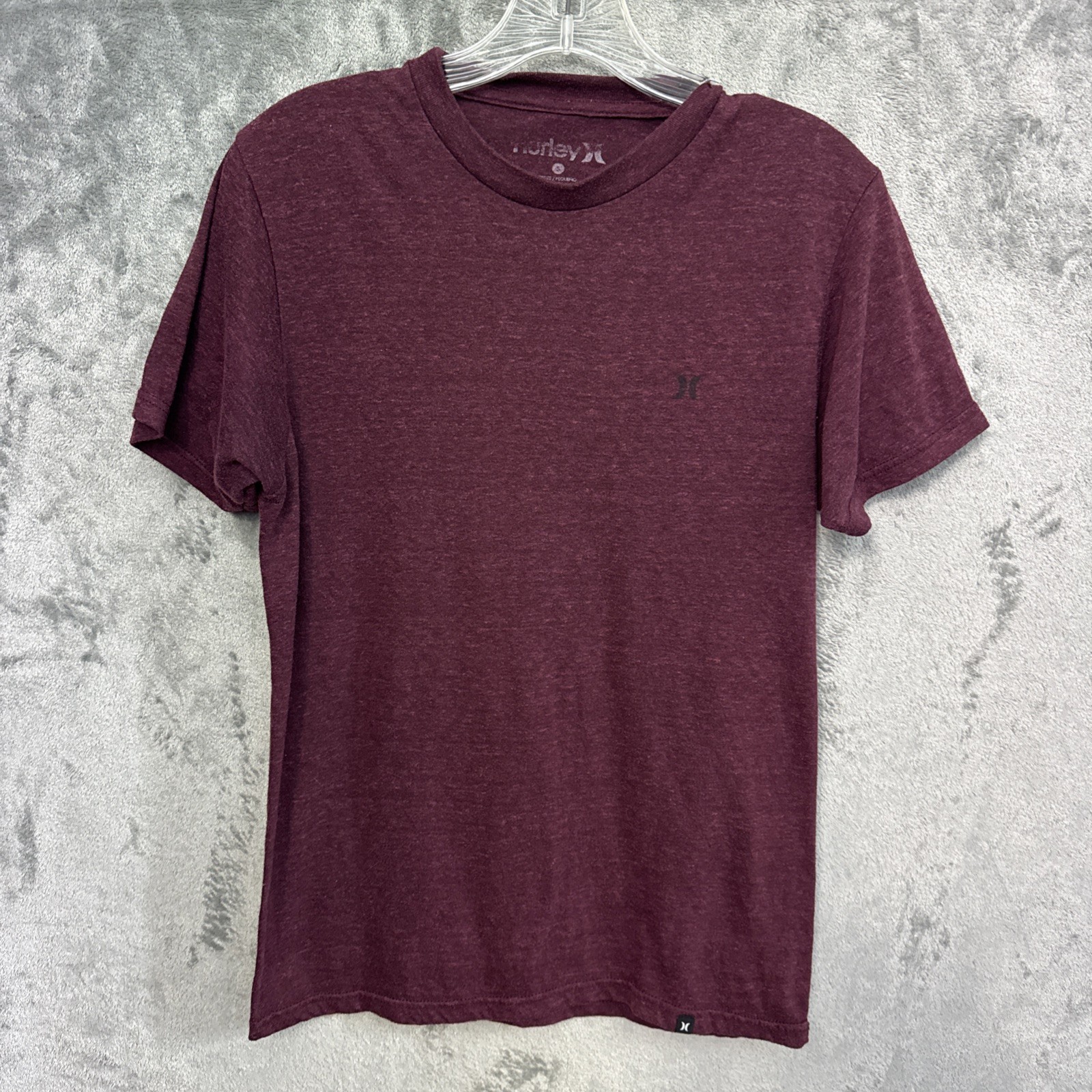 hurley t shirt men Small burgandy poly cotton blend soft