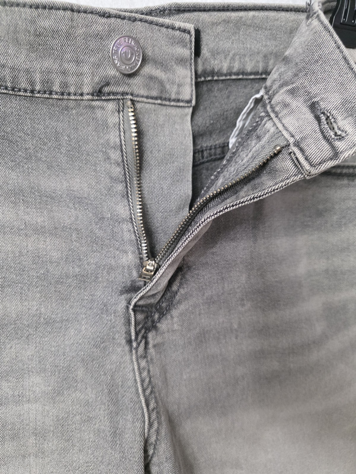 True Religion Geno Sn Slim Style 700387 Gray Silvery Wash Size W38x32L