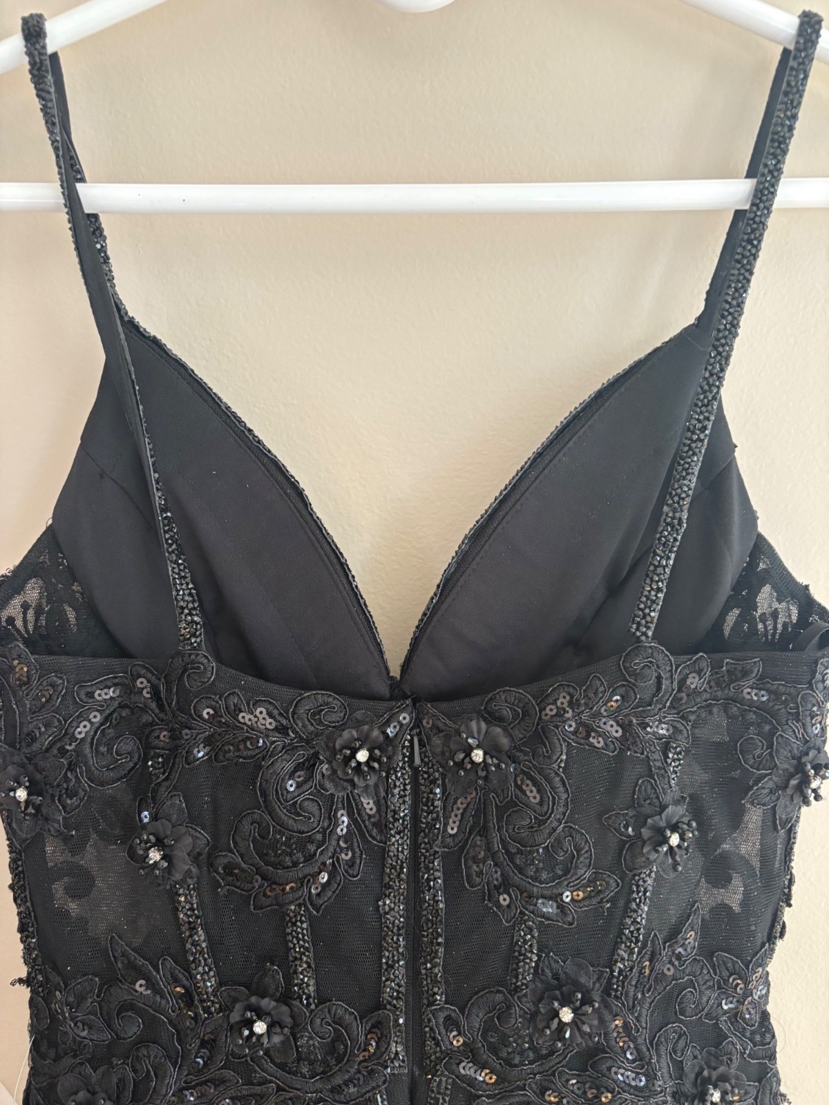 Ladivine by Cinderella Divine NWT CD994 Black Beaded Illusion Tulle Gown Size 4