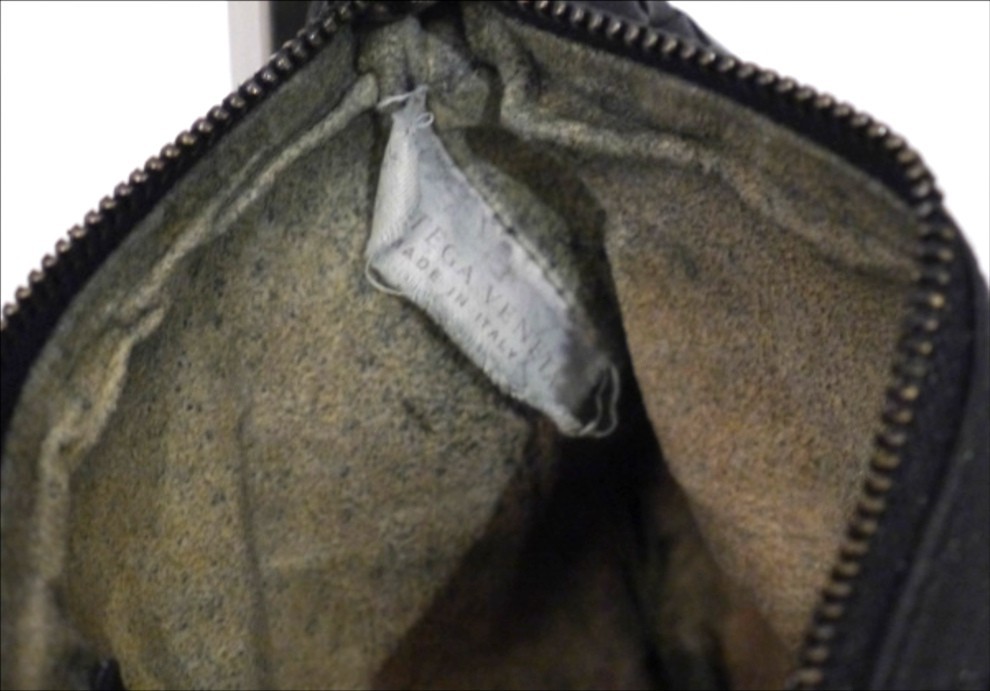 [Authentic] BOTTEGA VENETA Intrecciato Leather Crossbody Mini Shoulder Bag Pouch