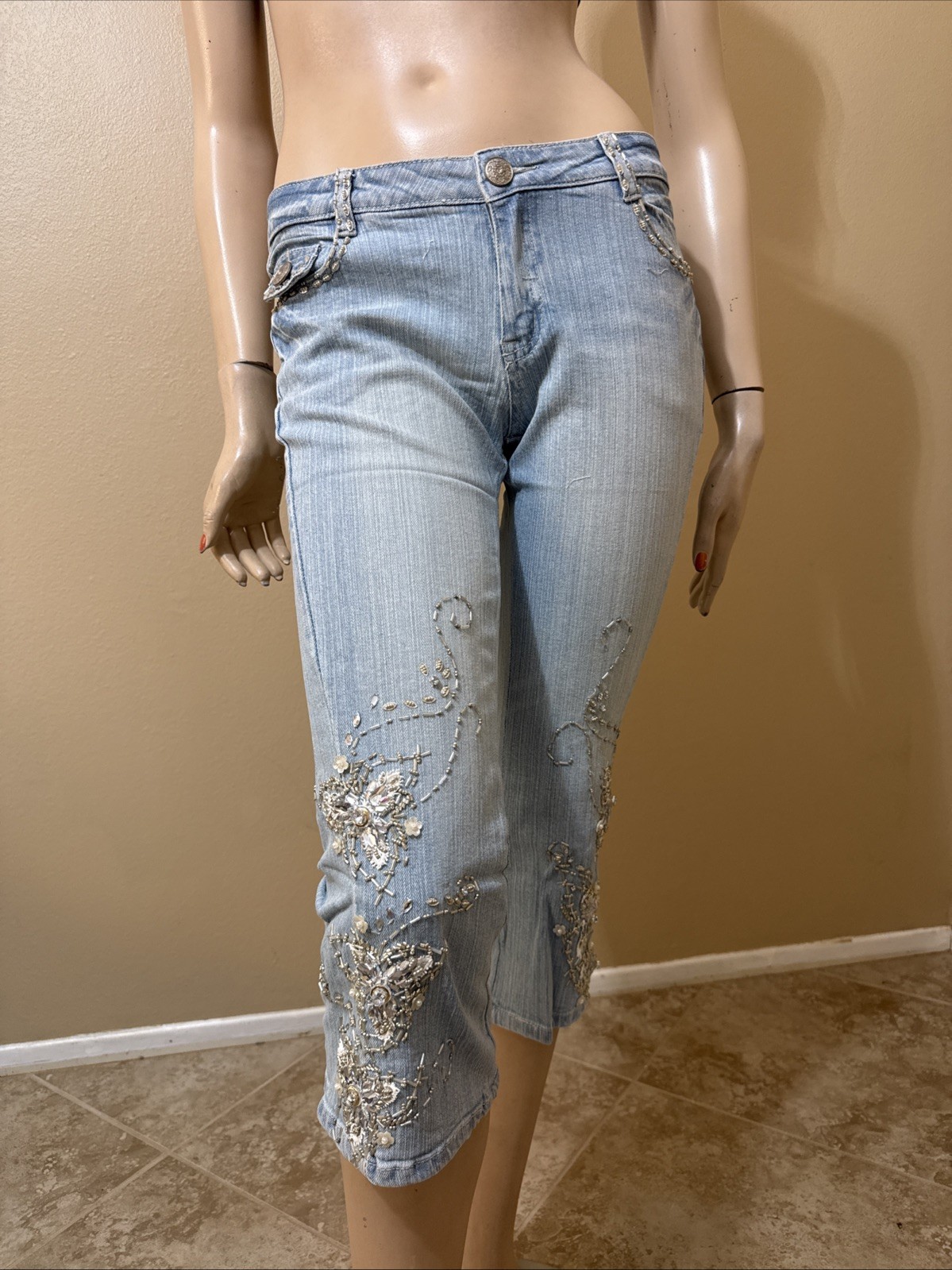 Women’s Sky Blue Cotton Denim Casual Summer Stretch Slim Beaded Zip Size M Capri