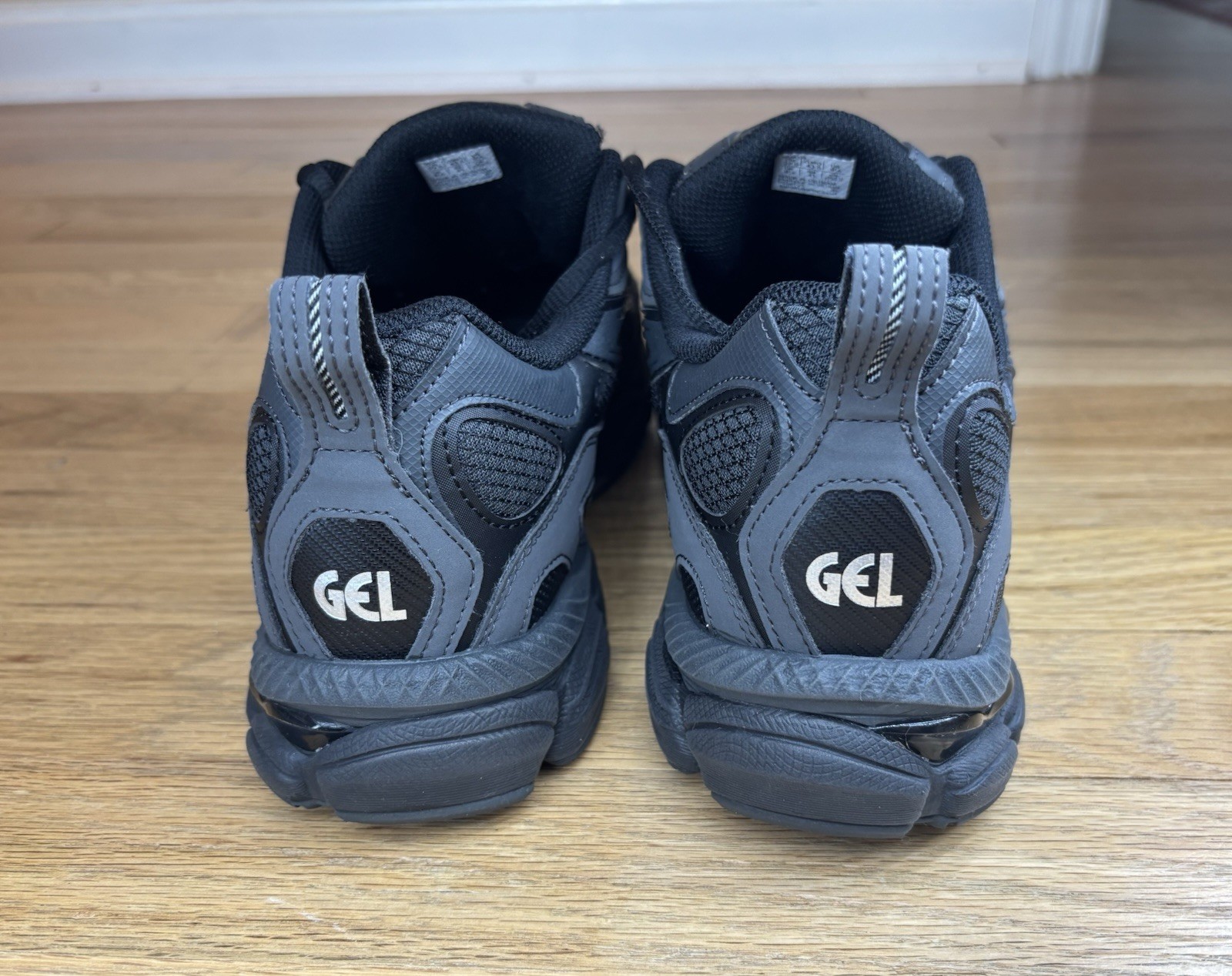 Size 8.5 Men’s – ASICS Gel NYC RGD Graphite Grey Black
