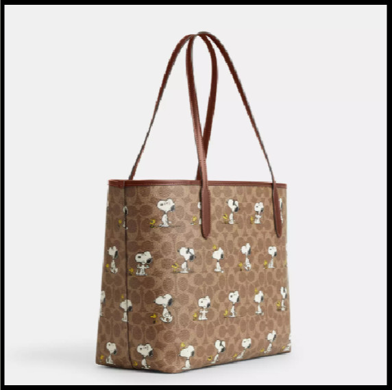 COACH CBJ89 City Tote Bag PEANUTS Snoopy Signature Coated Canvas Outlet New SMM