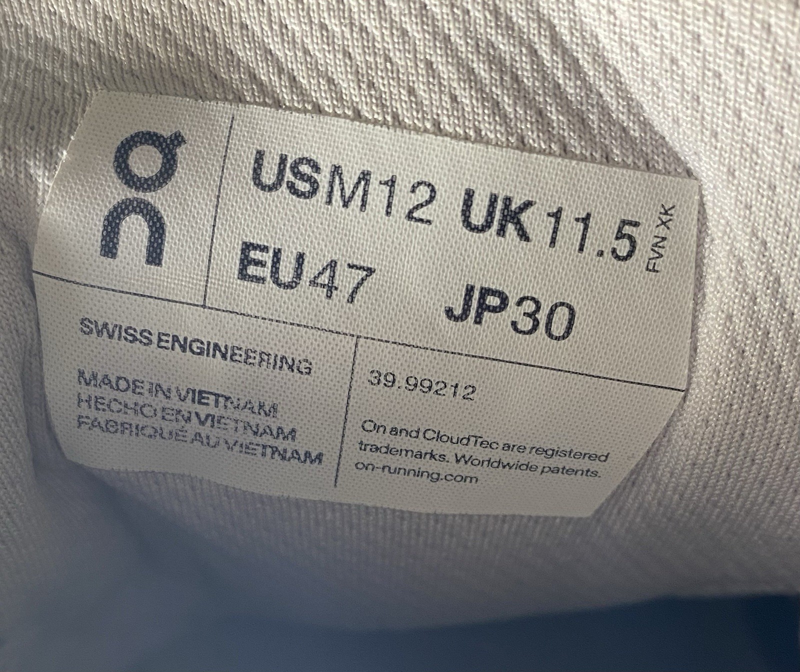 Size 12 – On Cloudstratus White Moss