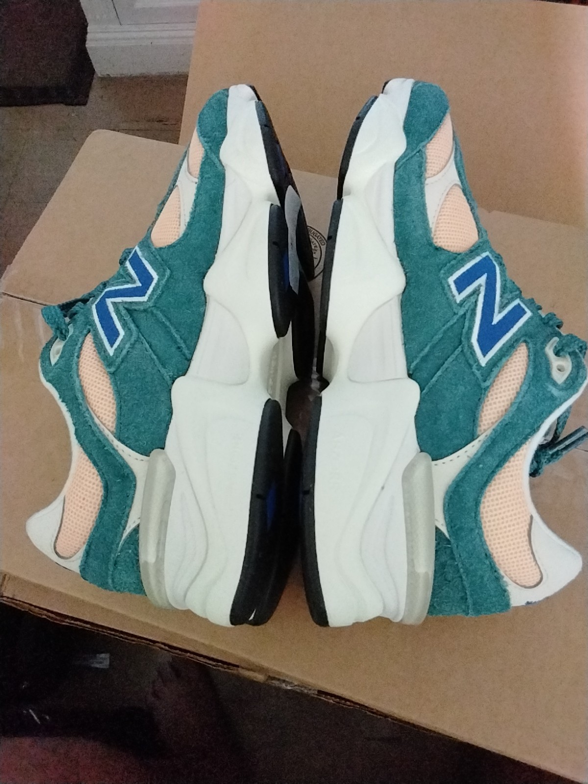 New Balance 9060 New Spruce Peach Blossom GC9060GP Womens MENS Size 7 NWOB