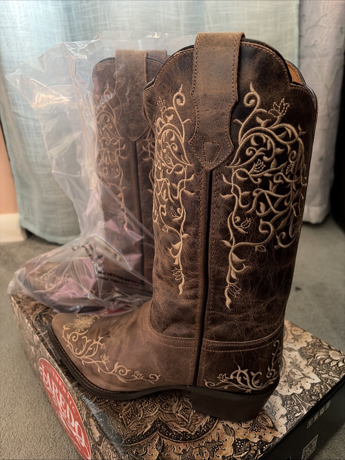 Laredo Leather Embroidered Floral Western Cowgirl Boot Taupe/Bone Size 10 Wide