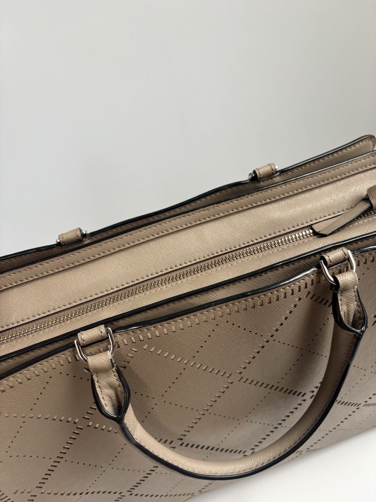 Tory Burch Robinson Crosshatch Large Zip Tote Satchel In French Gray EUC