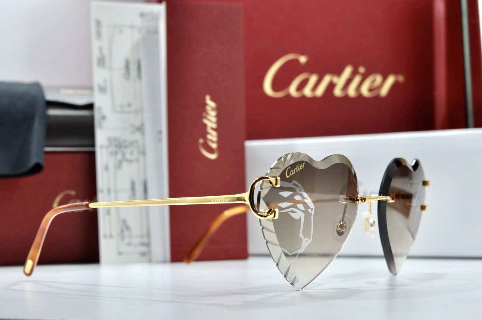 New Cartier rimless sunglasses glasses Diamond Cut heart decor Big C gold Frame