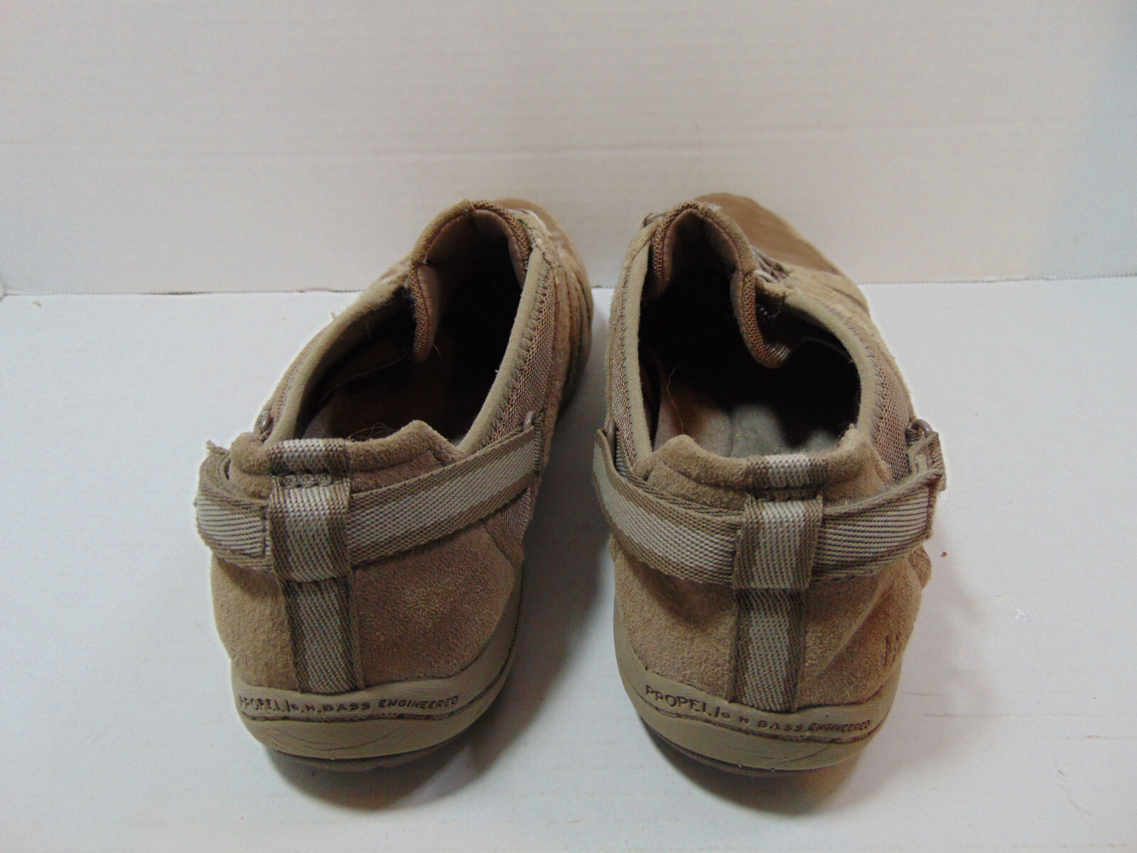 Bass Propel (Tiffany) Stabilizer Walking Shoes – Women 8.5M Tan Suede and Mesh