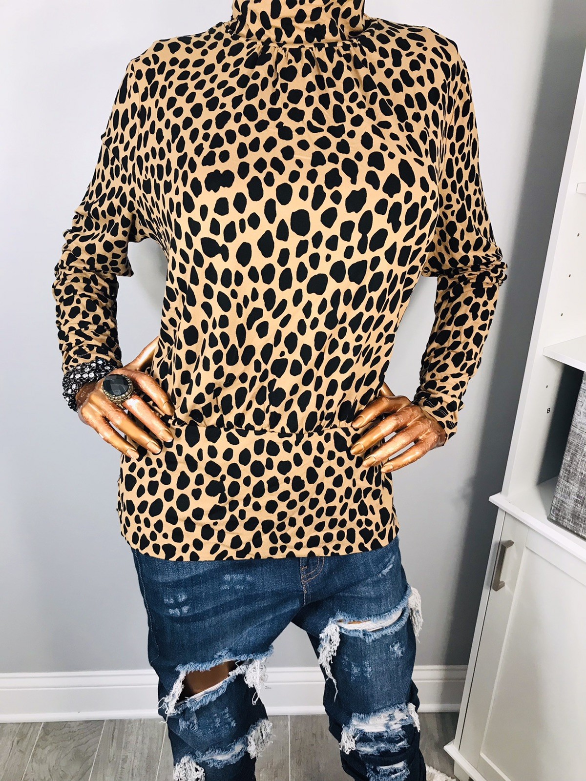 Chico’s 2 or L Top NWT $79 Stretch Banded Hem Animal Print Bit Heavy Blouse Mock