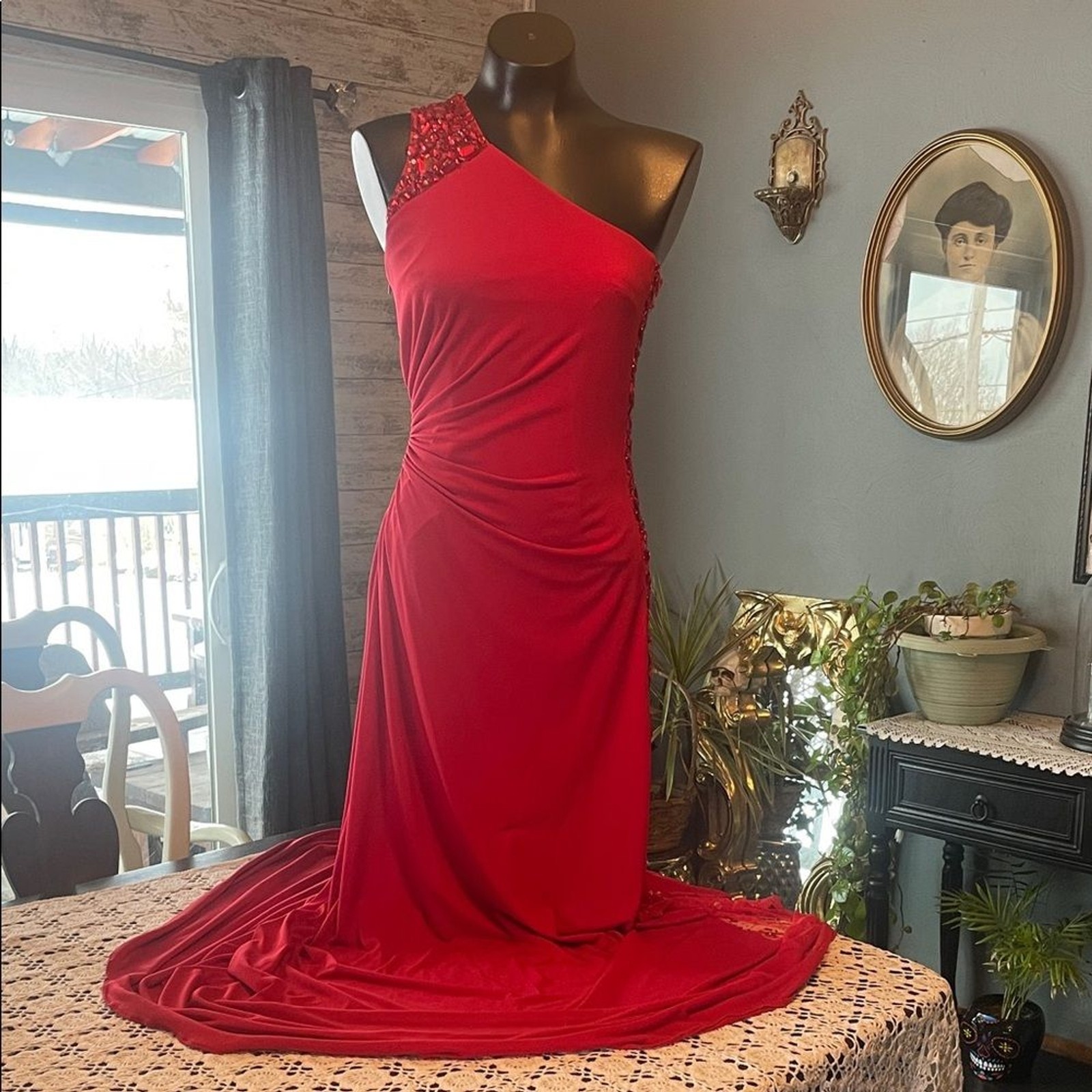 Chic One-Shoulder Red Dress