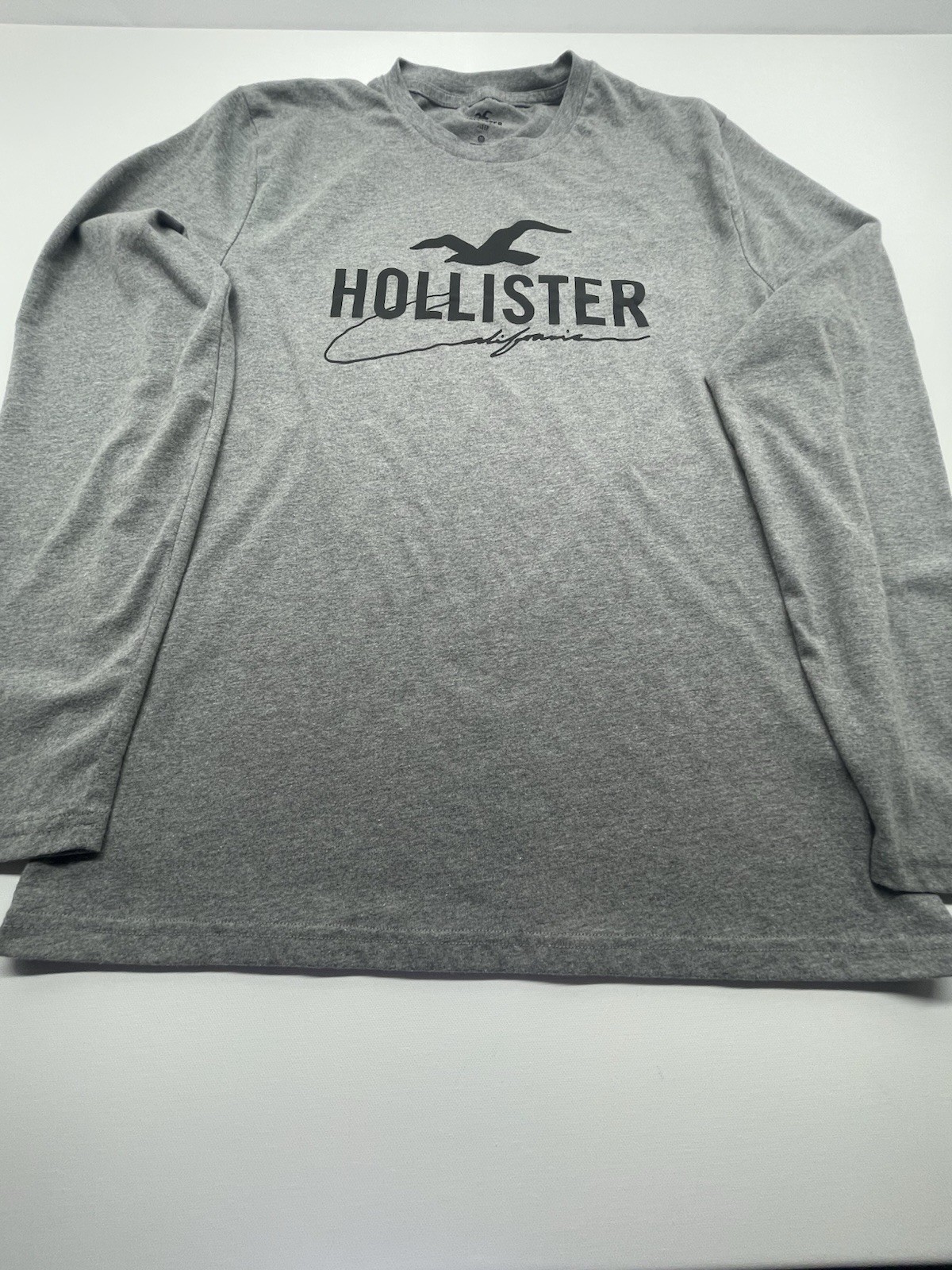 Hollister California Sleep Size M Long Sleeve Pullover Logo T Shirt SKU #0124