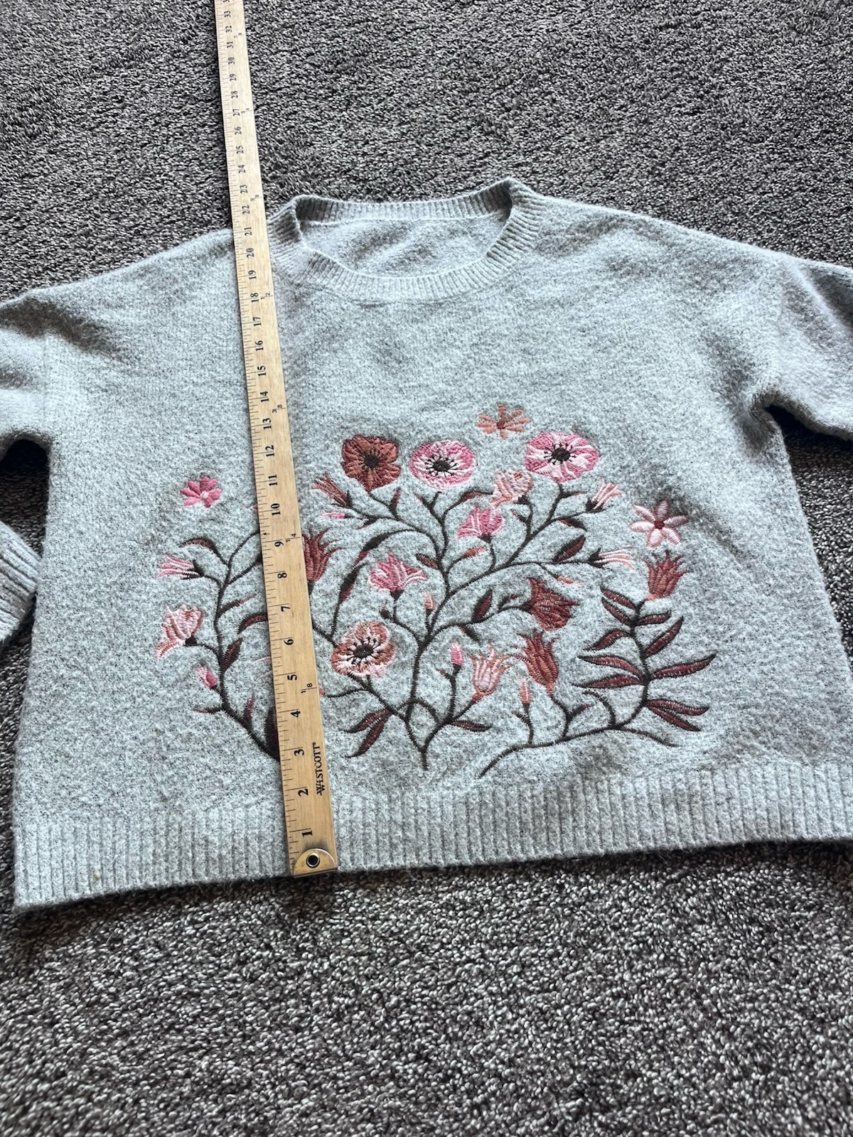 Sundance Catalog Gray Embroidered Flowers Women’s Size Medium? Wool Blend D5