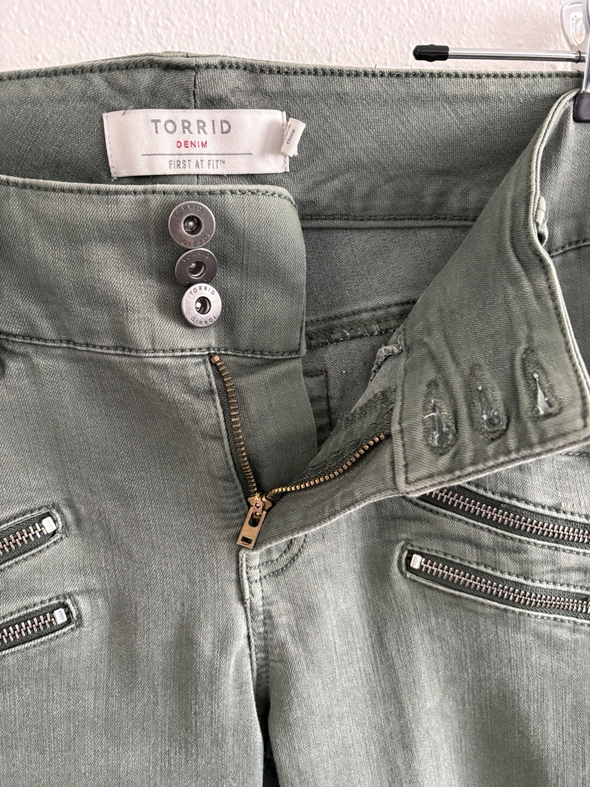 Torrid First at Fit Multi Zip High Rise Skinny Jeggings Olive Green 12R