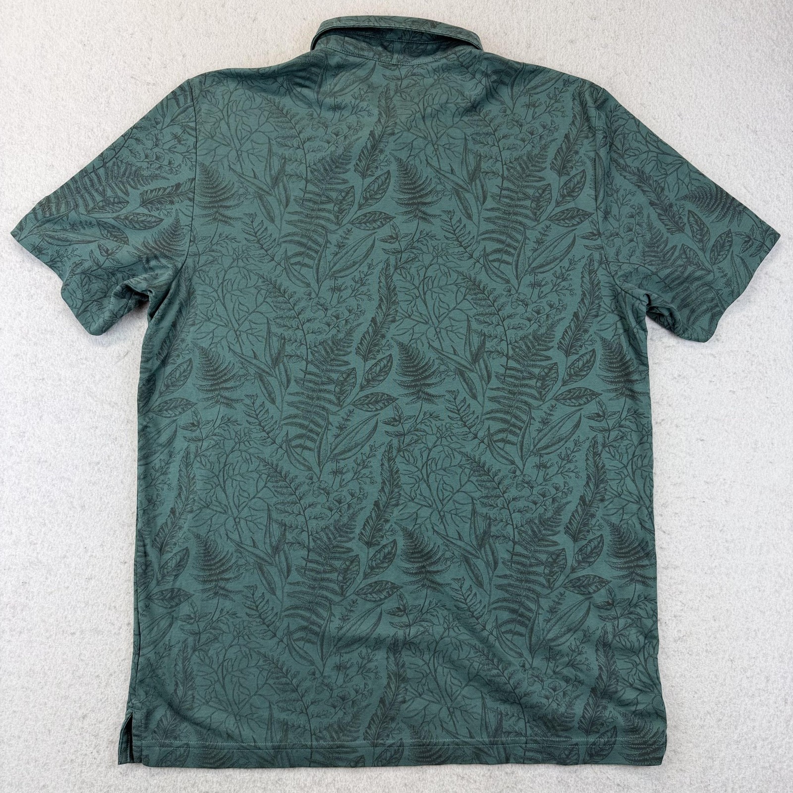 Travis Mathew Polo Shirt Mens Medium Green Floral Print Greystone Logo Golf Pima