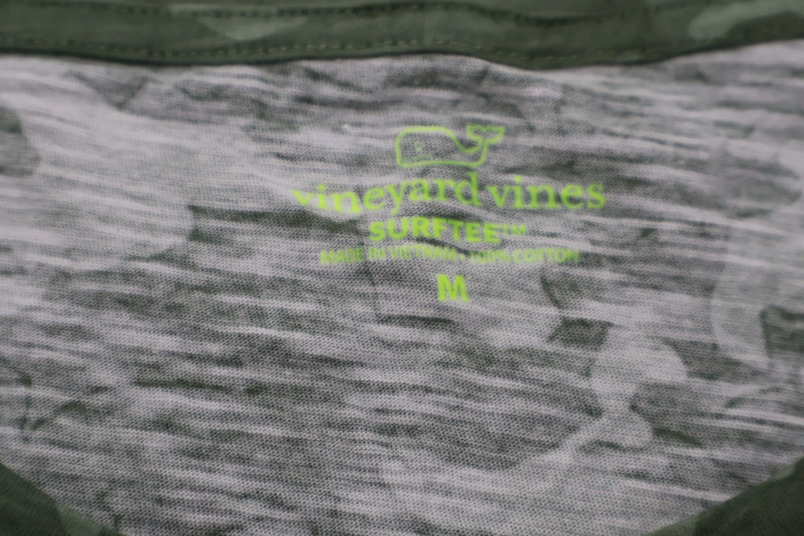 Vineyard Vines Women’s Medium Camo Sage Olive Green Surftee Shirt Tee Cotton NWT