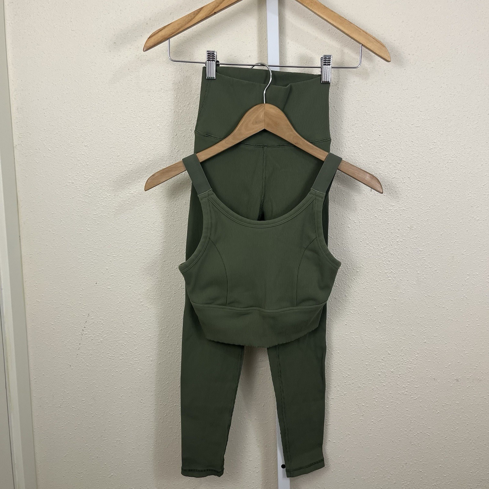 Aerie OFFLINE Ribbed Workout Set Medium Olive Green Longline Bra Leggings