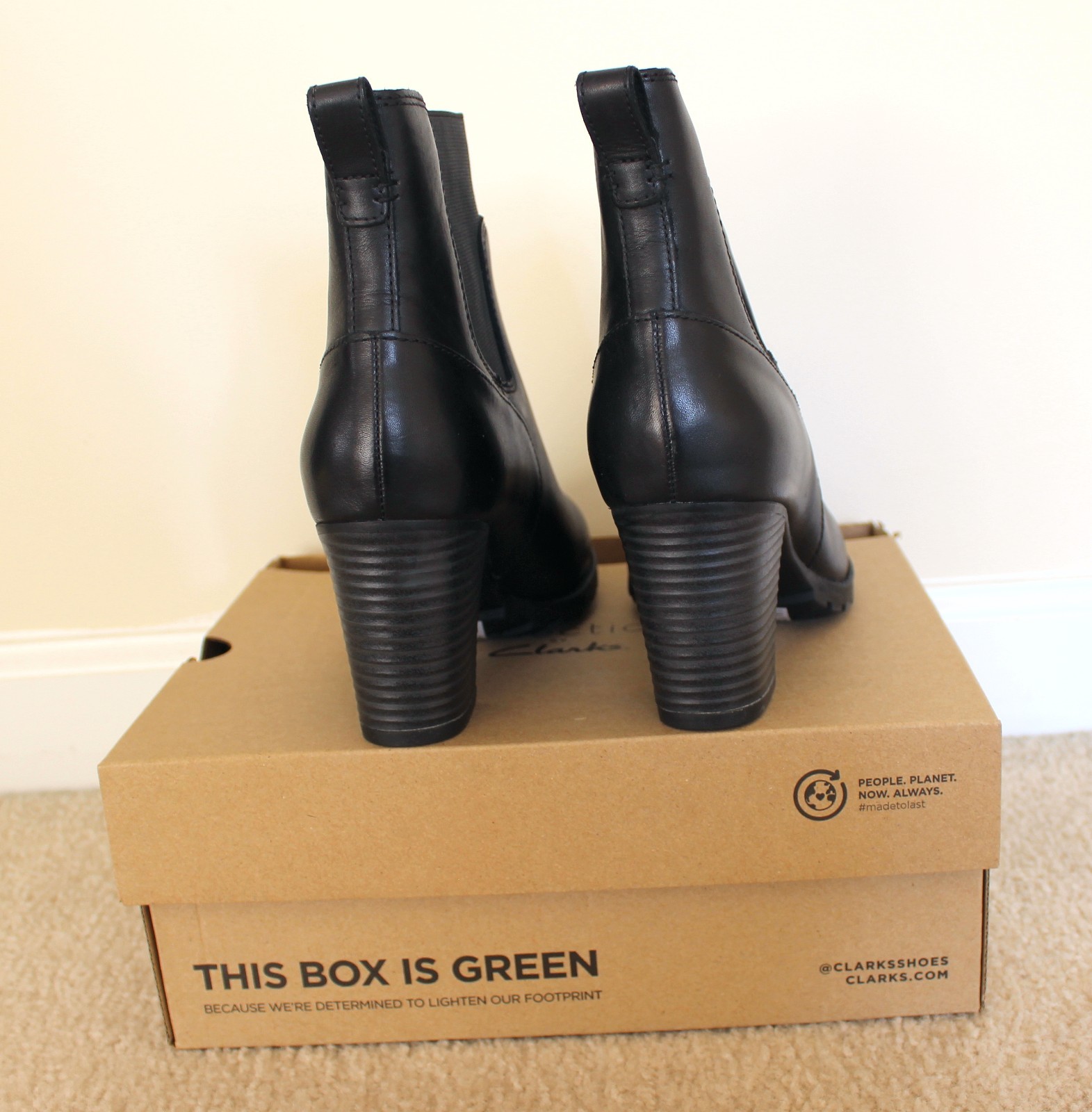 NEW IN BOX, Clarks Verona Ease Black Leather Bootie, Size 7.5M, Retail: $109.99