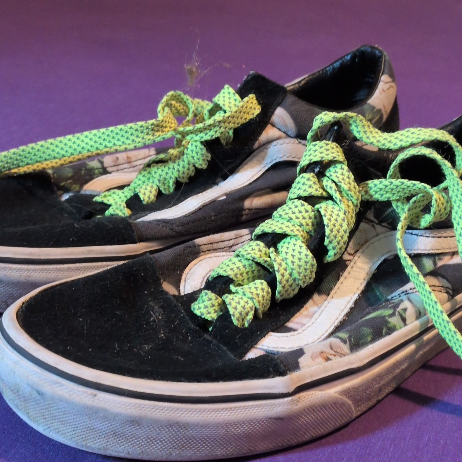 VANS Old Skool Men’s Low Top Lace-Up Sneakers Black/Green Floral M 8.5/W 10