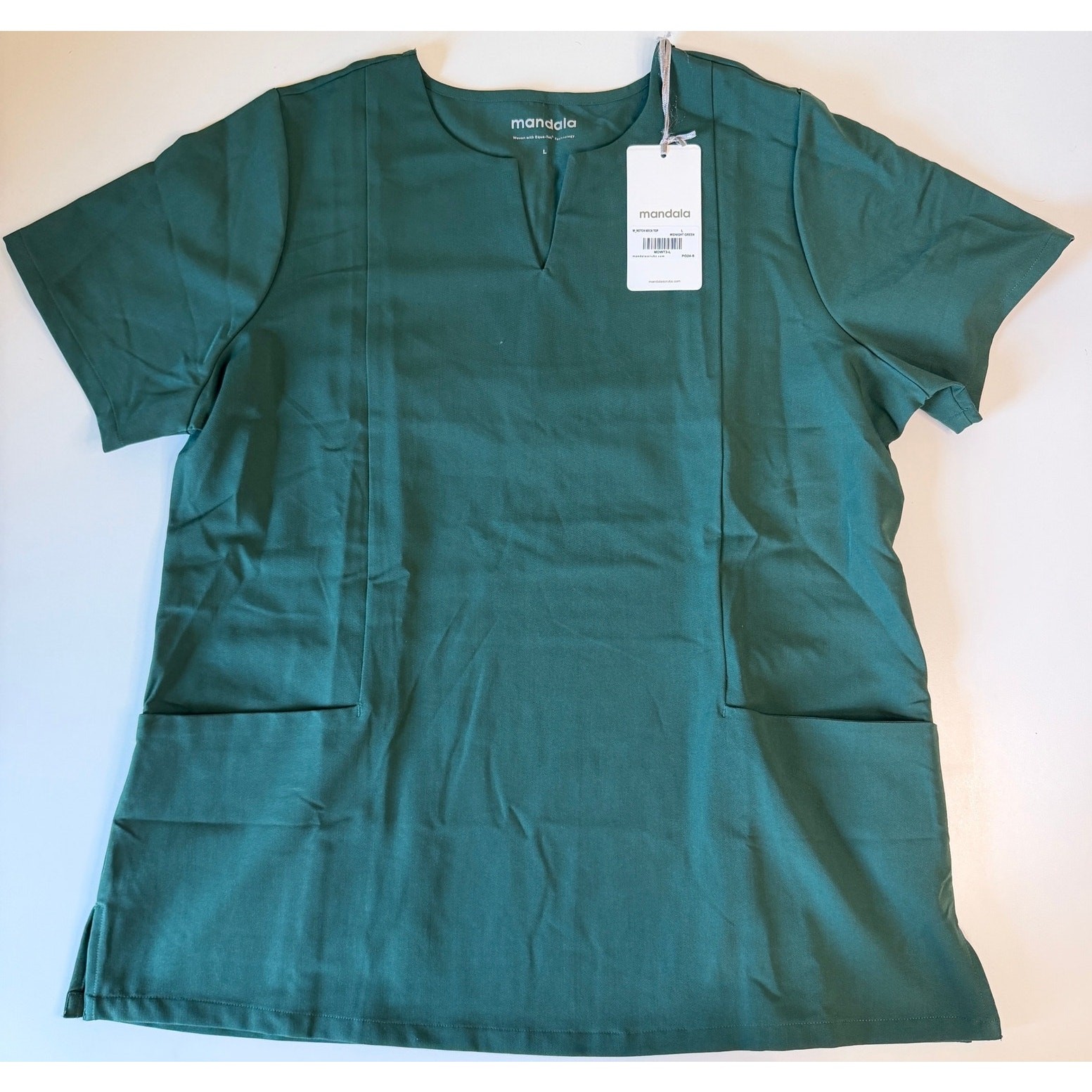 Mandala Midnight Green Notch Neck Scrub Top Women’s Large NEW WITH TAGS