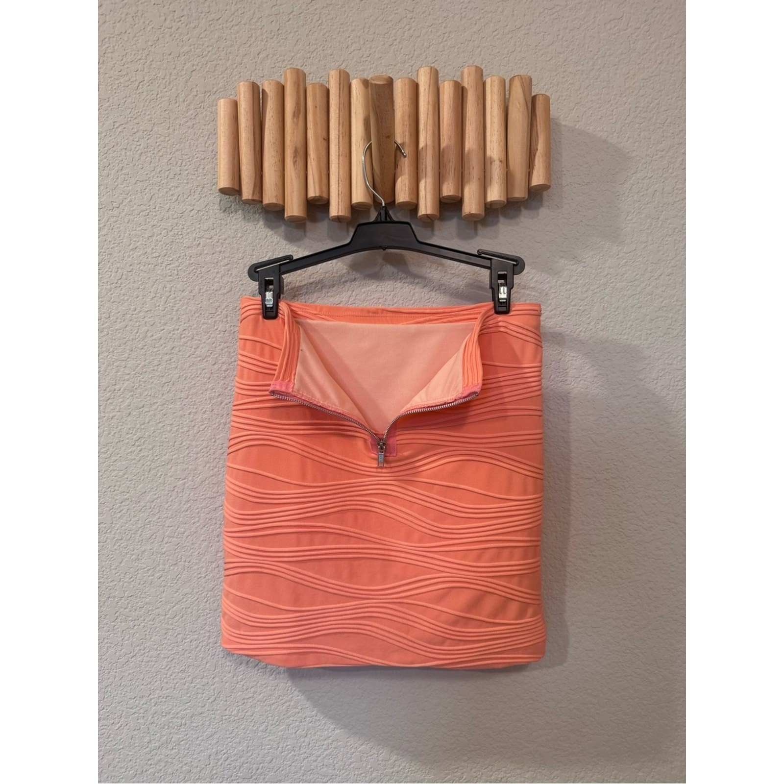 Coral Textured Mini Skirt/ NEVER WORN