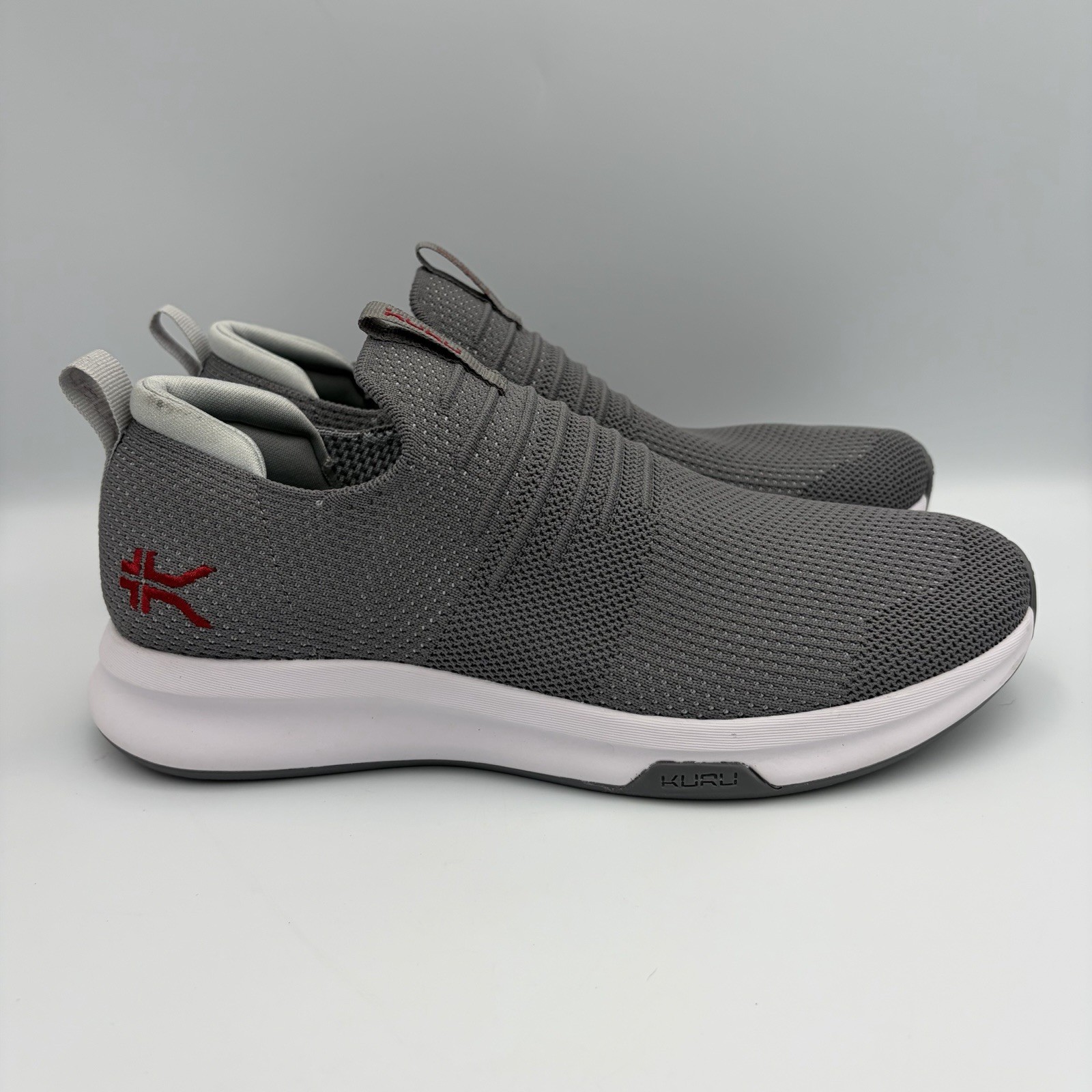 Kuru Atom Slip-On Mens Size 9 Cloud Gray Cardinal Red Walking Shoes Sneakers