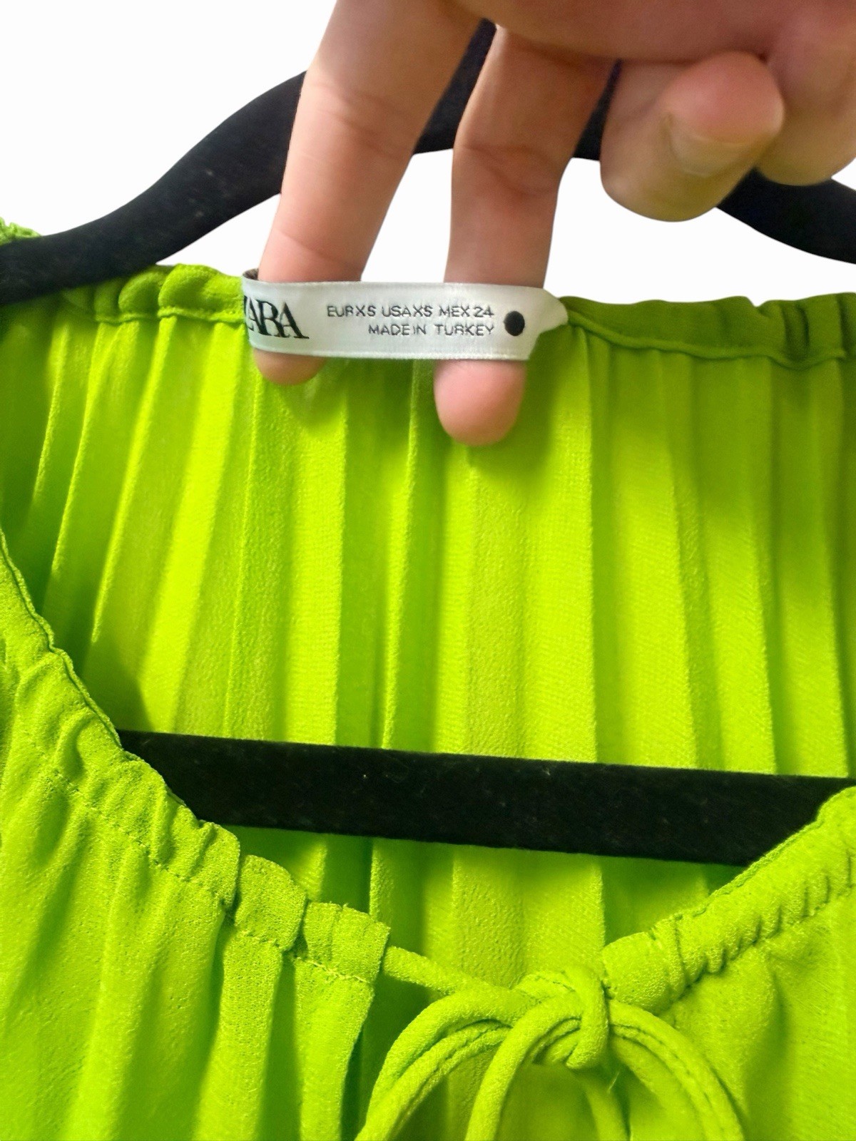 Zara Pleated Sheer Flowy Top Lime Green Size XS (Fits US 6)