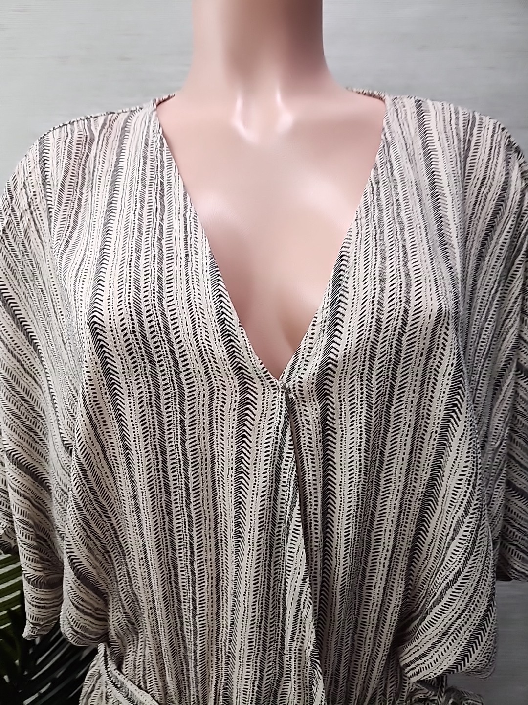 NWT CUPSHE Womens Romper Size Large Geometric Stripes