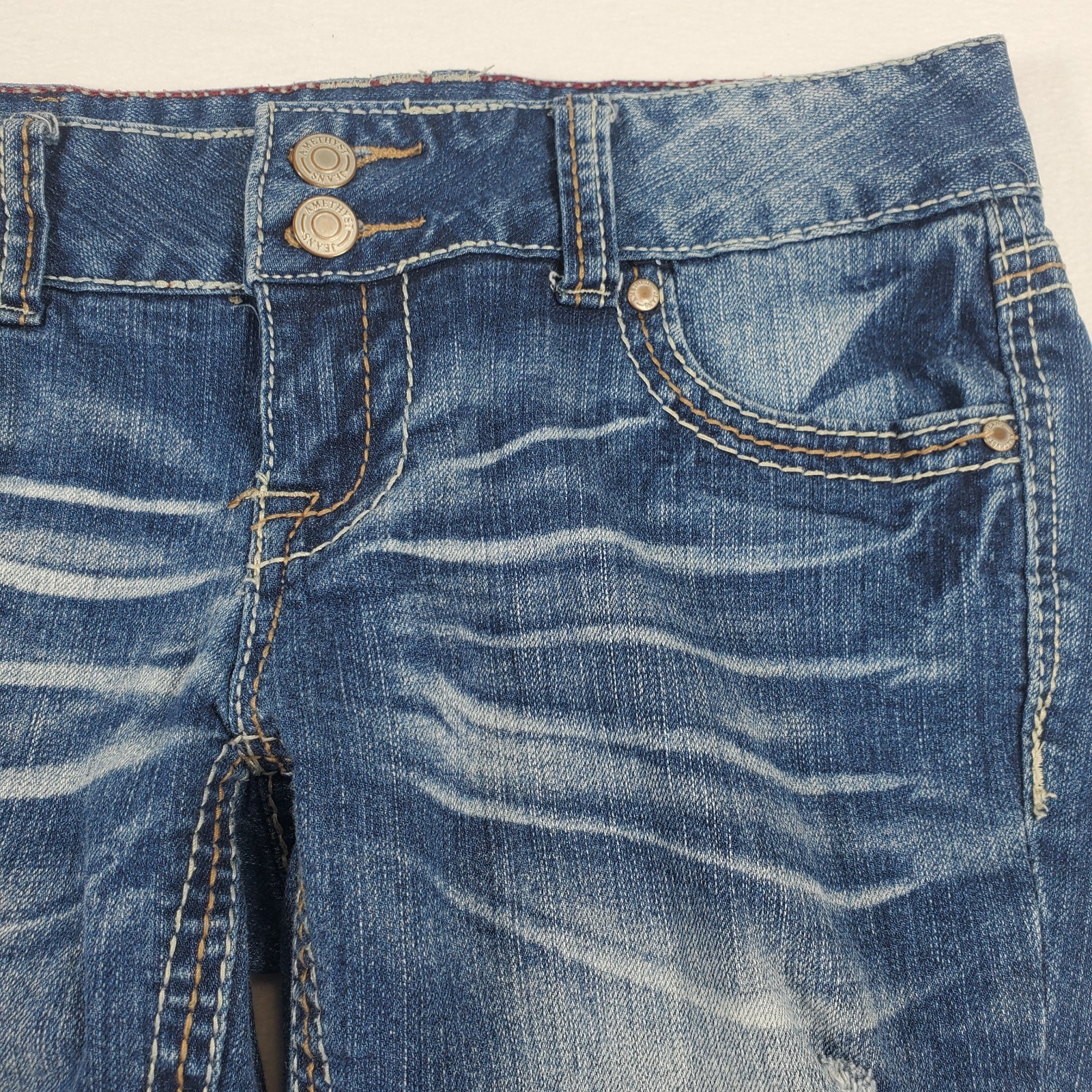 Amethyst Jeans Junior Womens 30×17 Blue Denim Capri Distressed