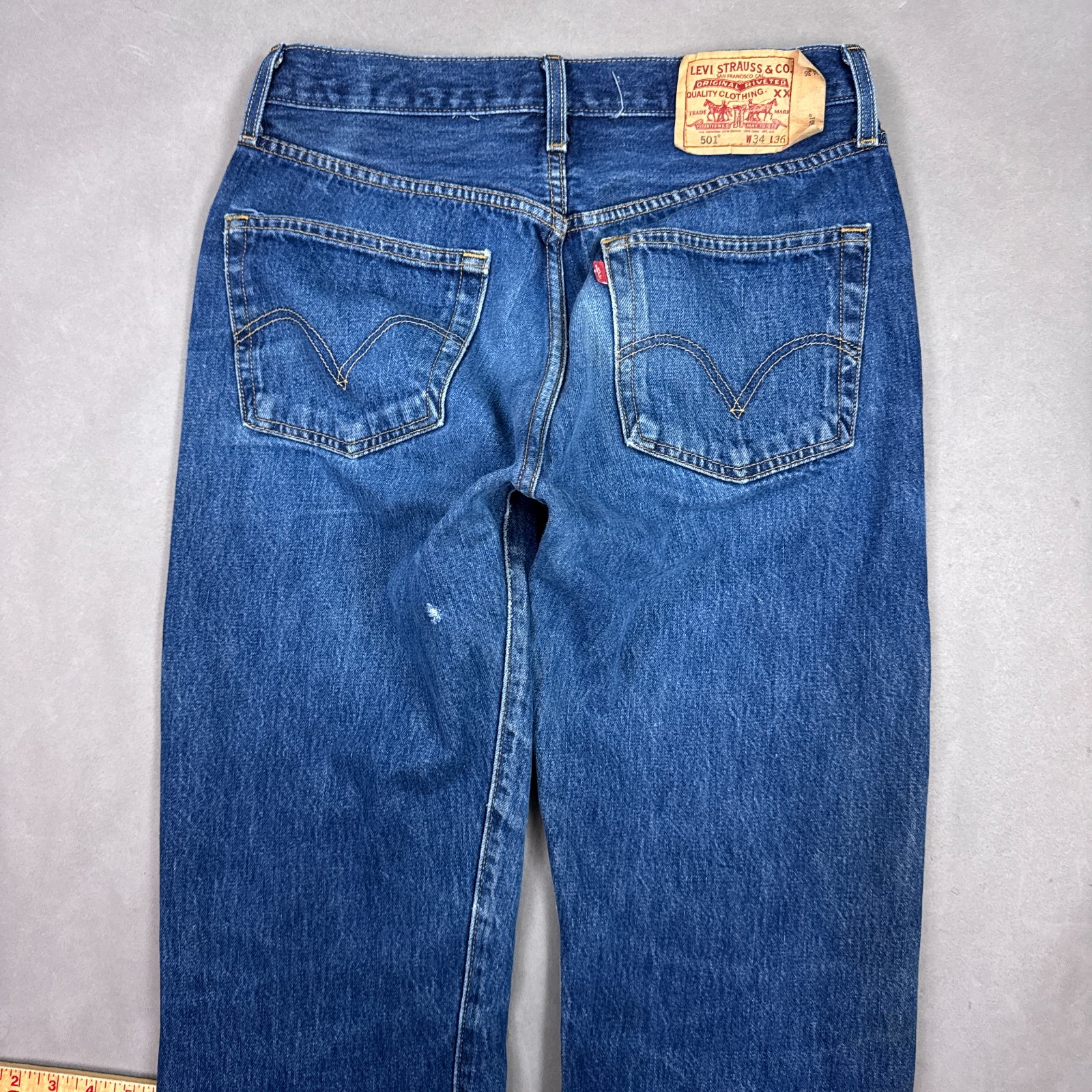 Levis 501 Jeans Mens 32×34 Blue Button Fly Denim Pants Thrashed Faded (Tag34x36)