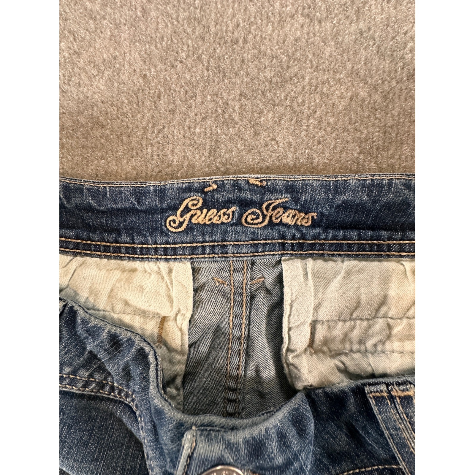 Guess Jeans Womens Medium Wash Denim Cuffed Shorts Size 34 Q21A0200000