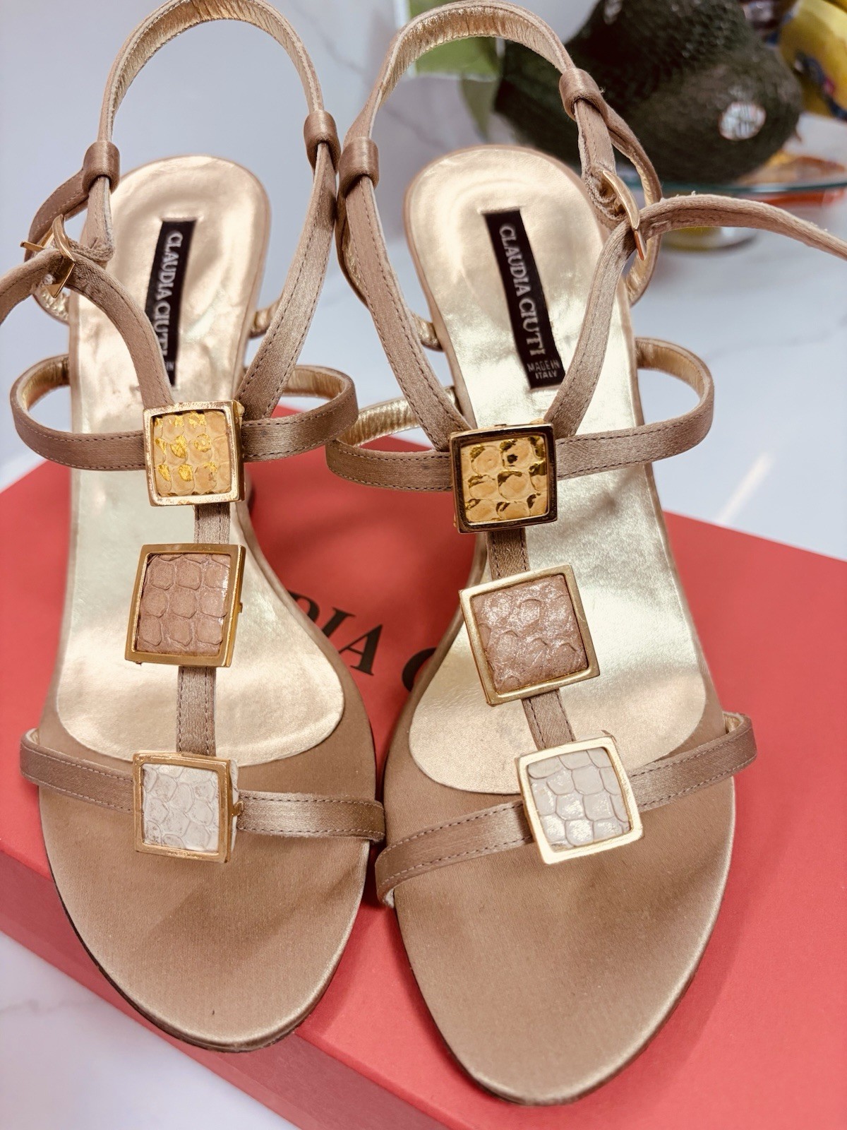Claudia Ciuti Italy Leather T-strap Wedge Gold Sandals Alligator Skin Pattern 8