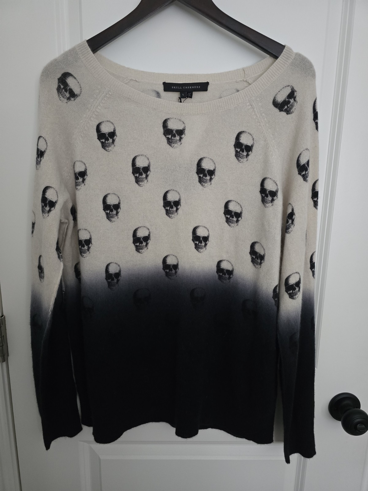 NWT 360 Cashmere/Skull Cashmere Size L Cashmere Beige/Navy Crewneck Sweater