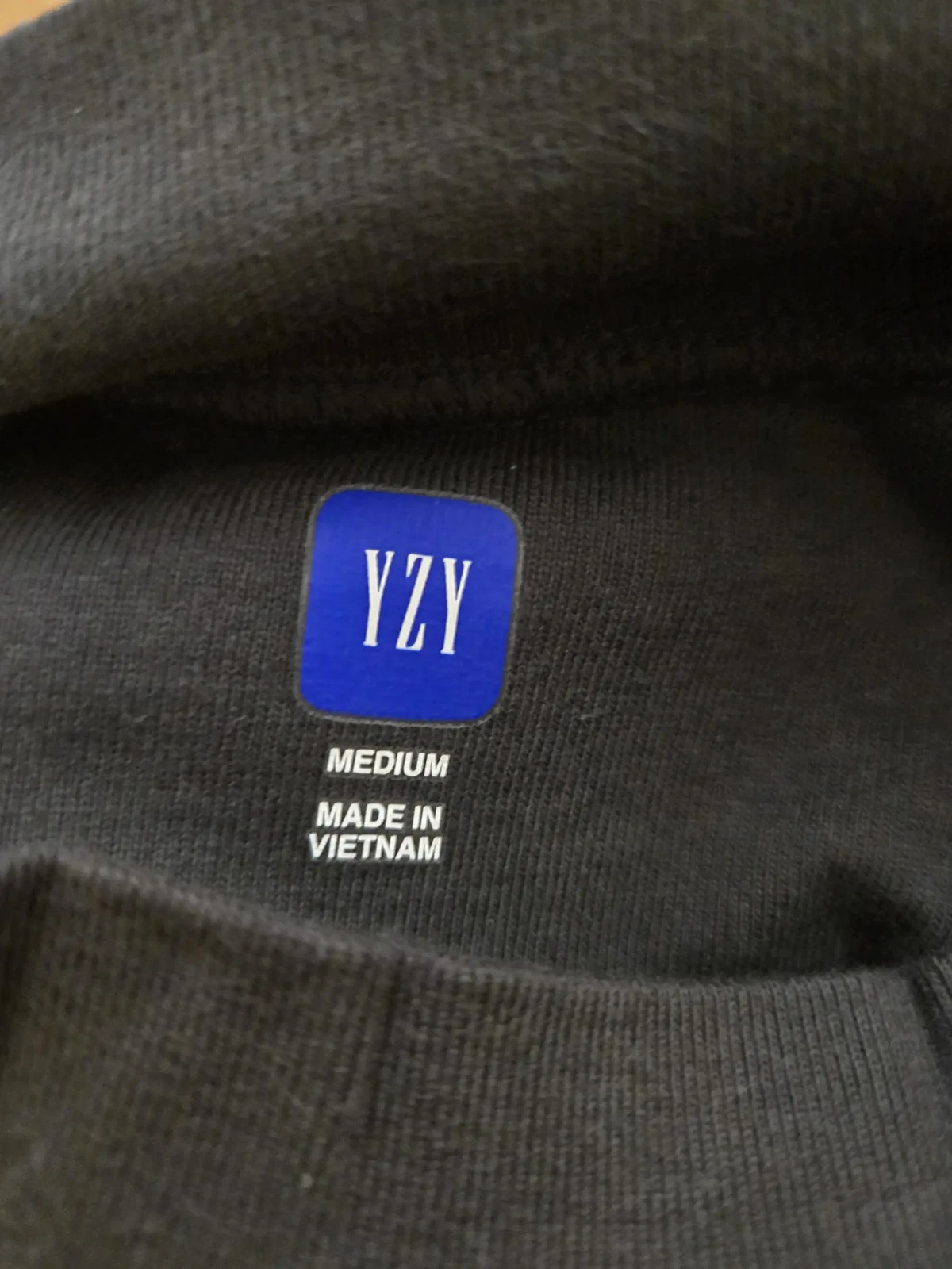 BRAND NEW YEEZY GAP 78 CROP DOVE NO SEAM TEE BLACK