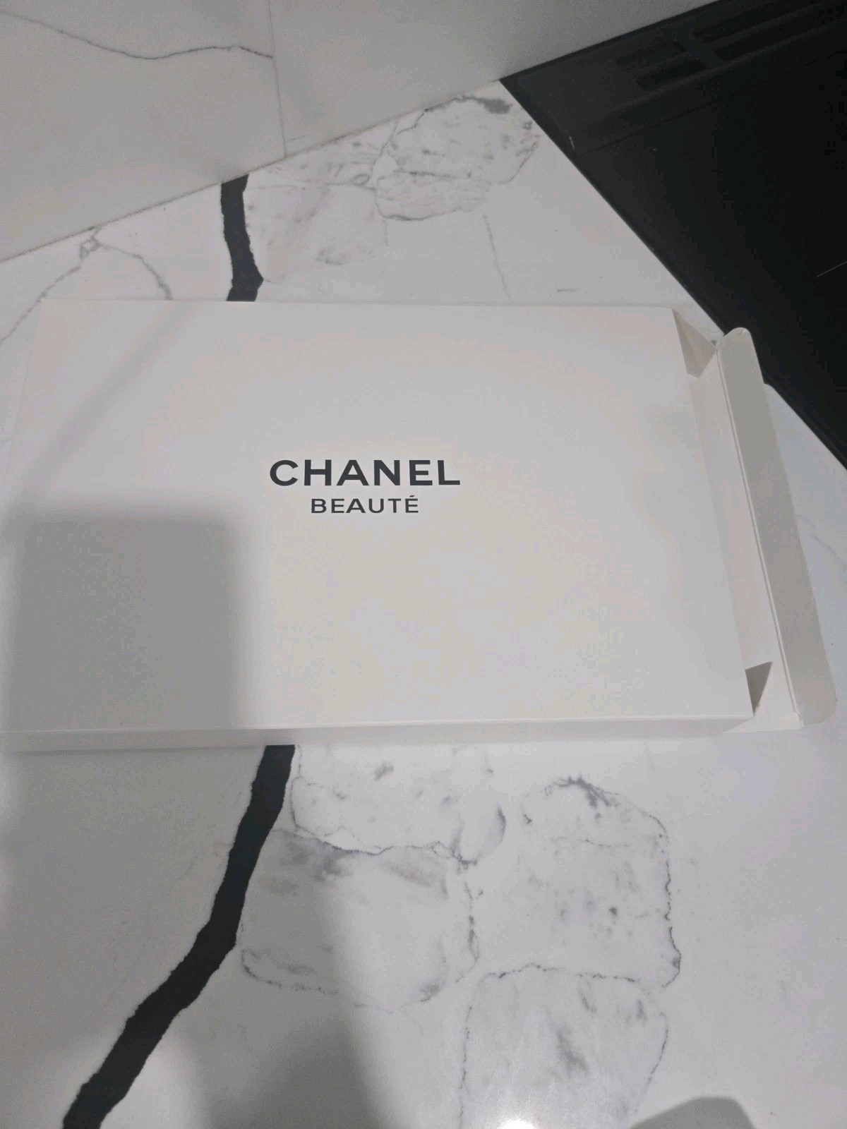 Brand New Chanel Beaute VIP Raffia Pouch