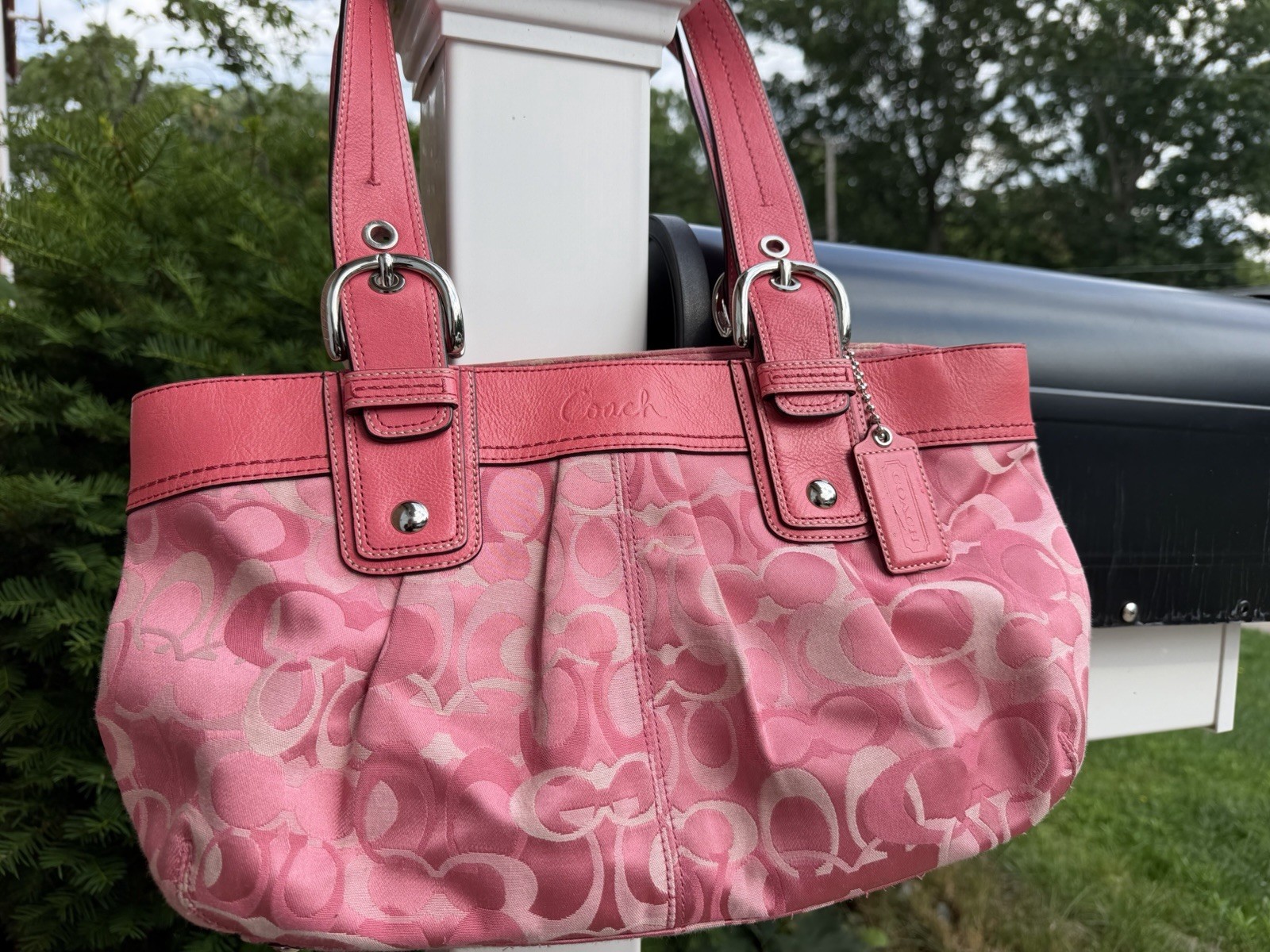 Coach Pink Signature Tote Zip Bag w/ Charm Silver Hardware Lined Inner Pockets