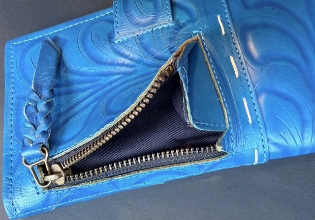 Ladies Blue Tooled Leather Wallet (NWT) Paraguay
