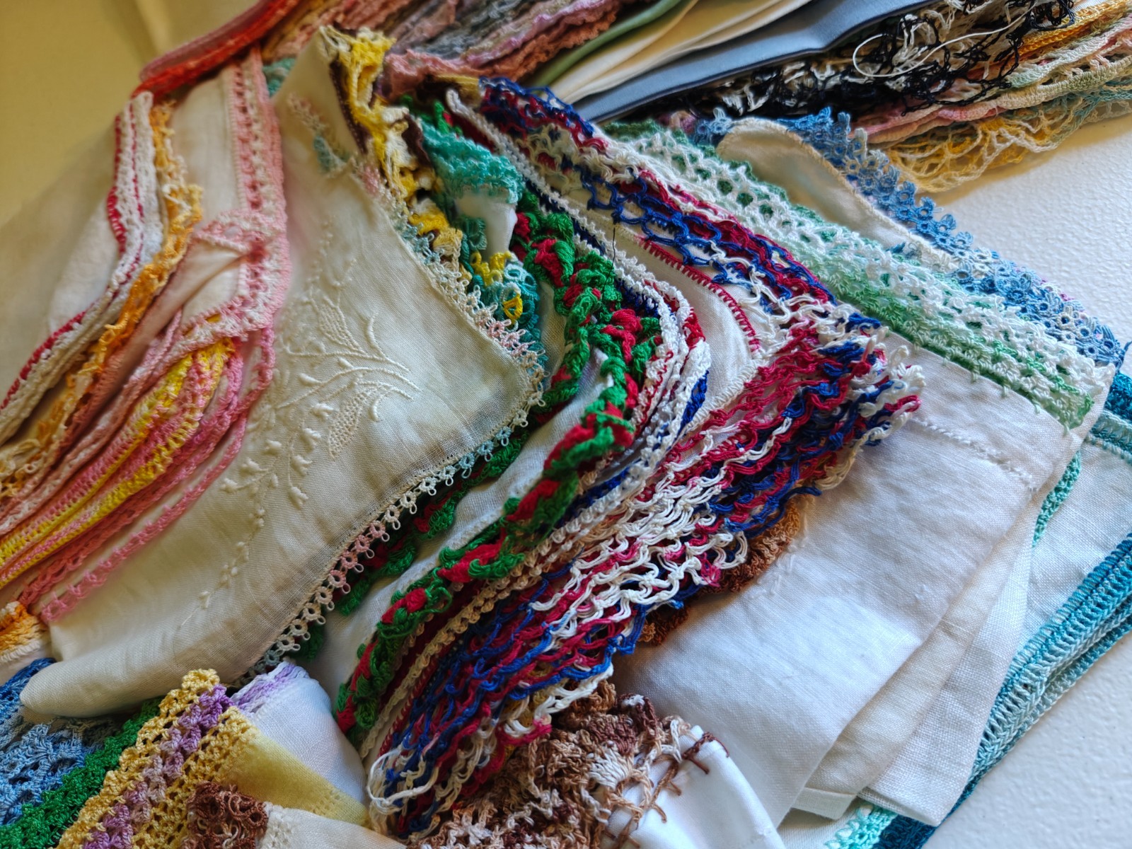 LARGE LOT! 100+ Crochet Edged Vintage Hankie Cutter Lot Tatting