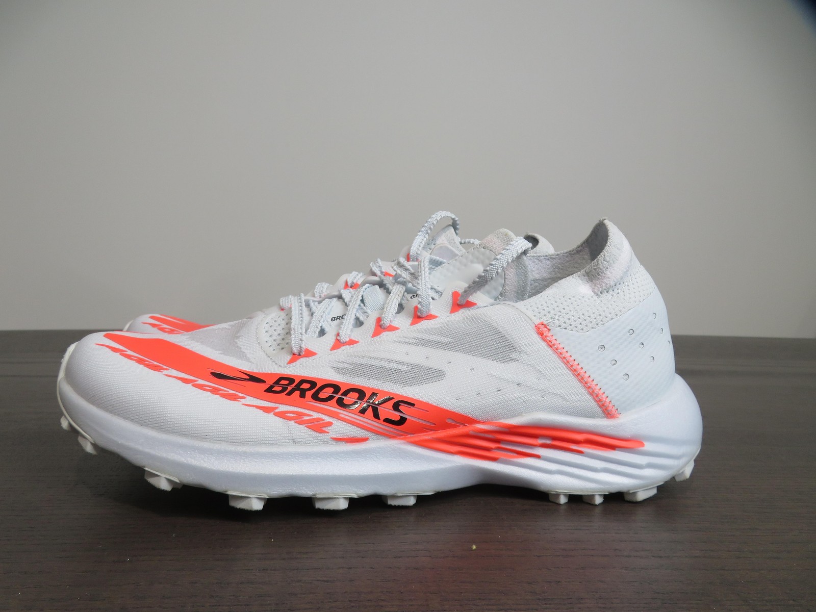 Brooks Catamount Agil Shoes Mens Size 7 White Orange Trail Running 1000451D488