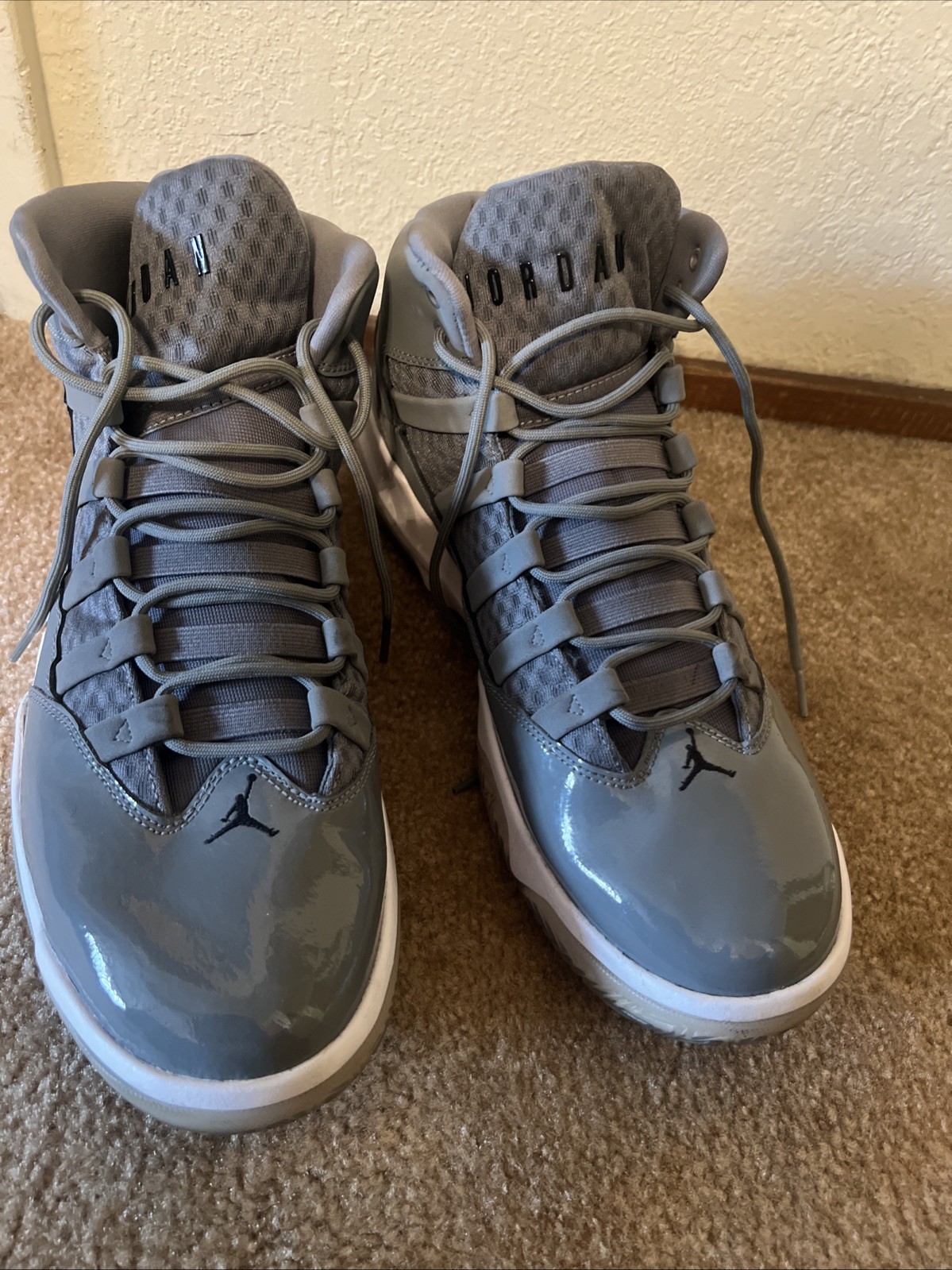 Size 13 – Air Jordan Max Aura Cool Grey