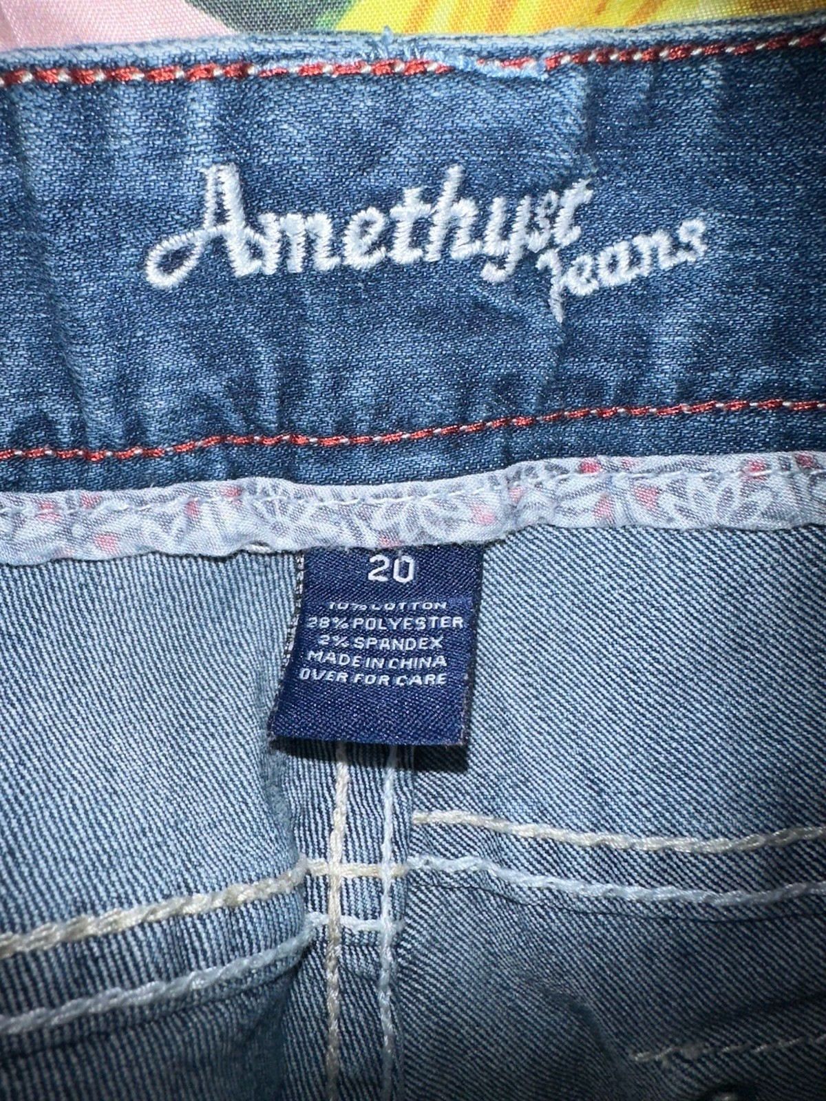 Amethyst Capri Jeans plus 20W Distressed Ribbon Frayed cuff Dark Wash 43x10x20