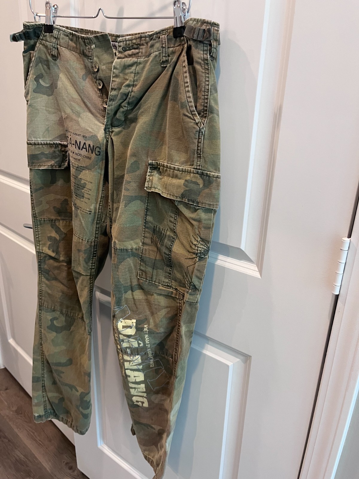 Da-Nang Surplus Indo-Chine Cargo Pants Womens Small Camo Poem Print Y2K Vintage
