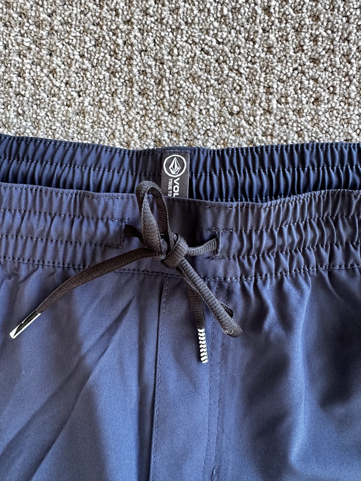 Volcom Men’s Stones 18″ Elastic Waist Hybrid Shorts Size Large Navy New With Tag