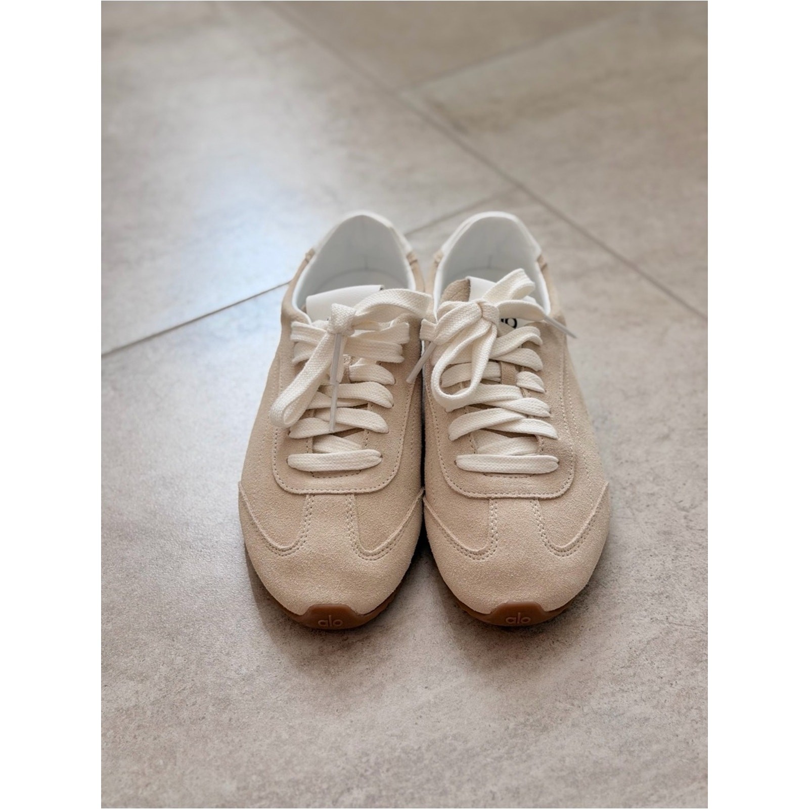 New ALO Yoga Sunset Sneaker Sandstone Suede Cream Women’s Size 7