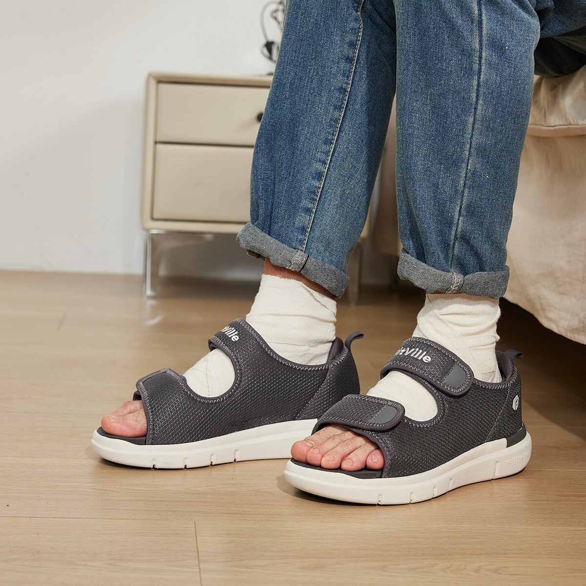 FitVille Men Diabetic Sandals Wide Width Edema Shoes w/ Adjustable Strap Slipper